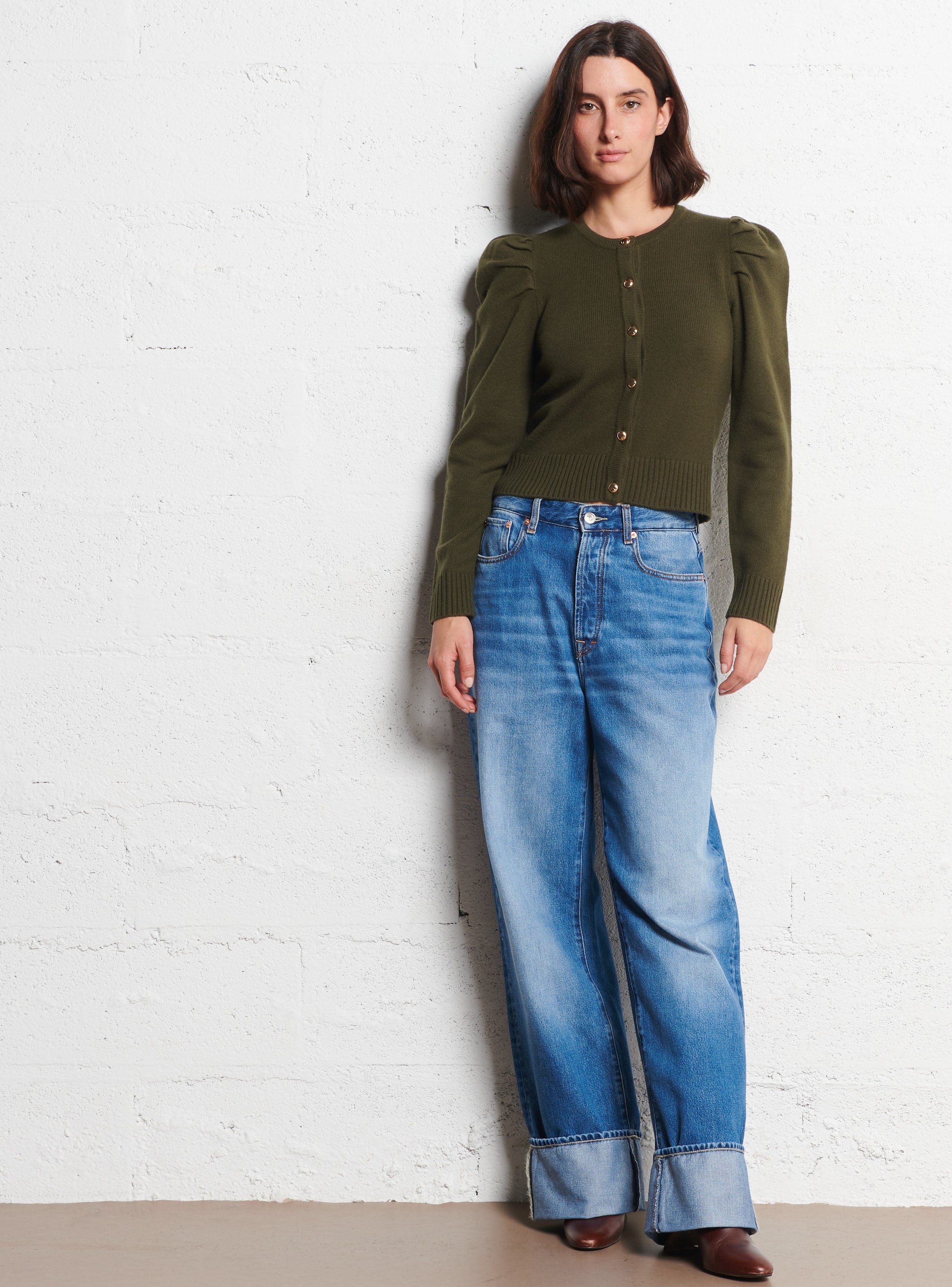 Gerade geschnittene Strickjacke aus Merinowolle mit Rundhalskragen BERENICE Khaki