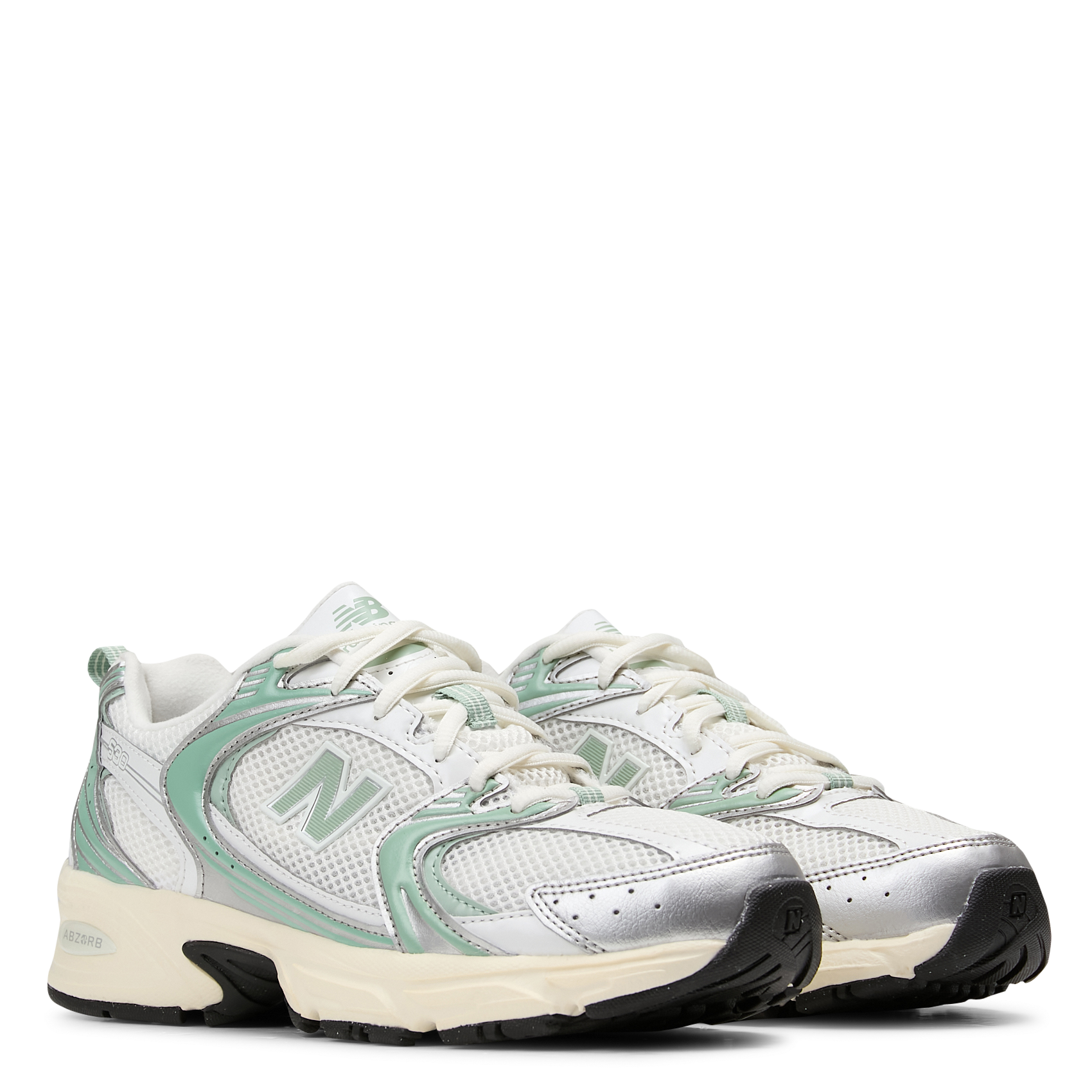 . NEW BALANCE Silver