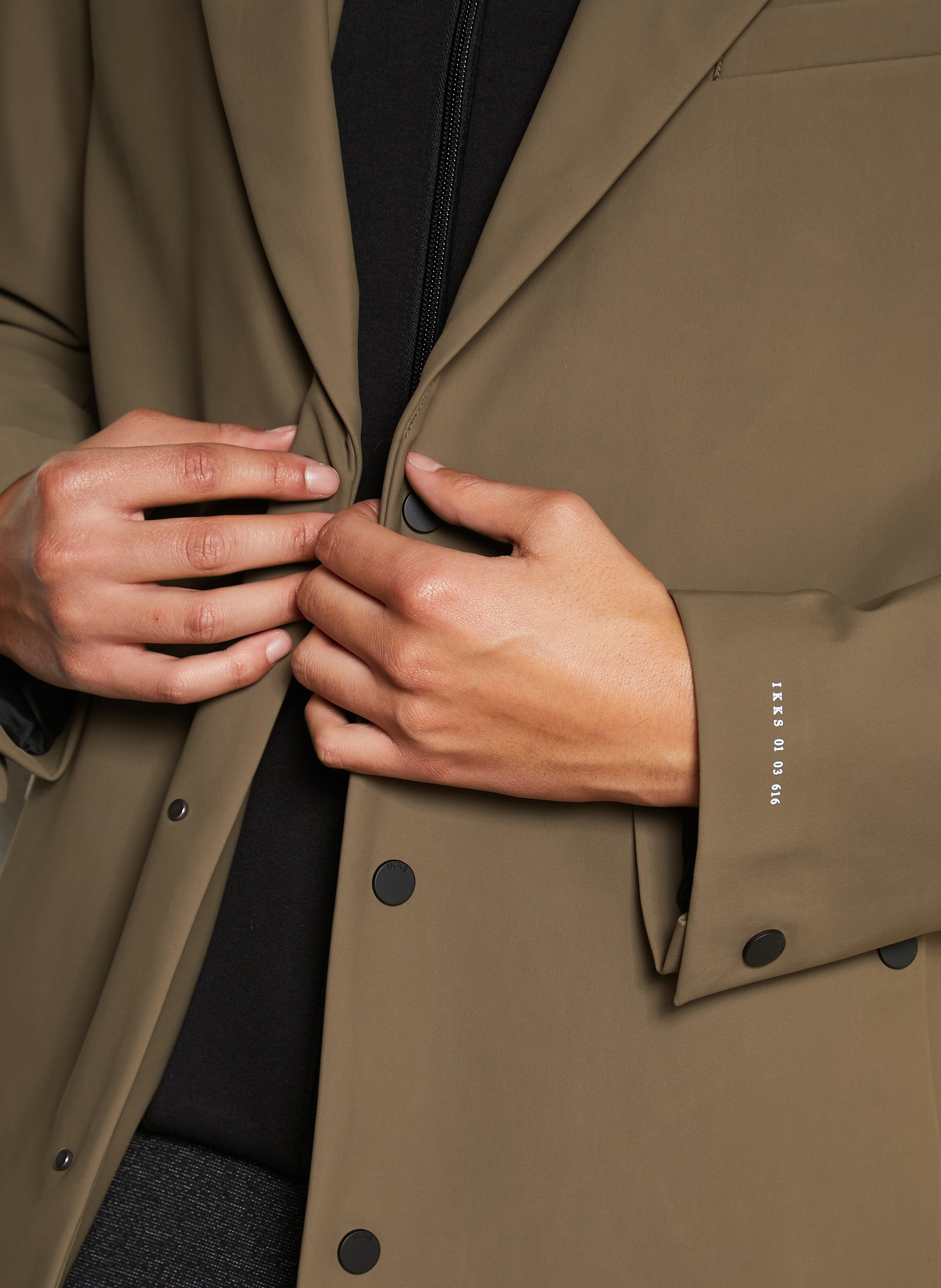 Gerade geschnittener Parka in Uni mit abnehmbarer Kapuze IKKS Braun