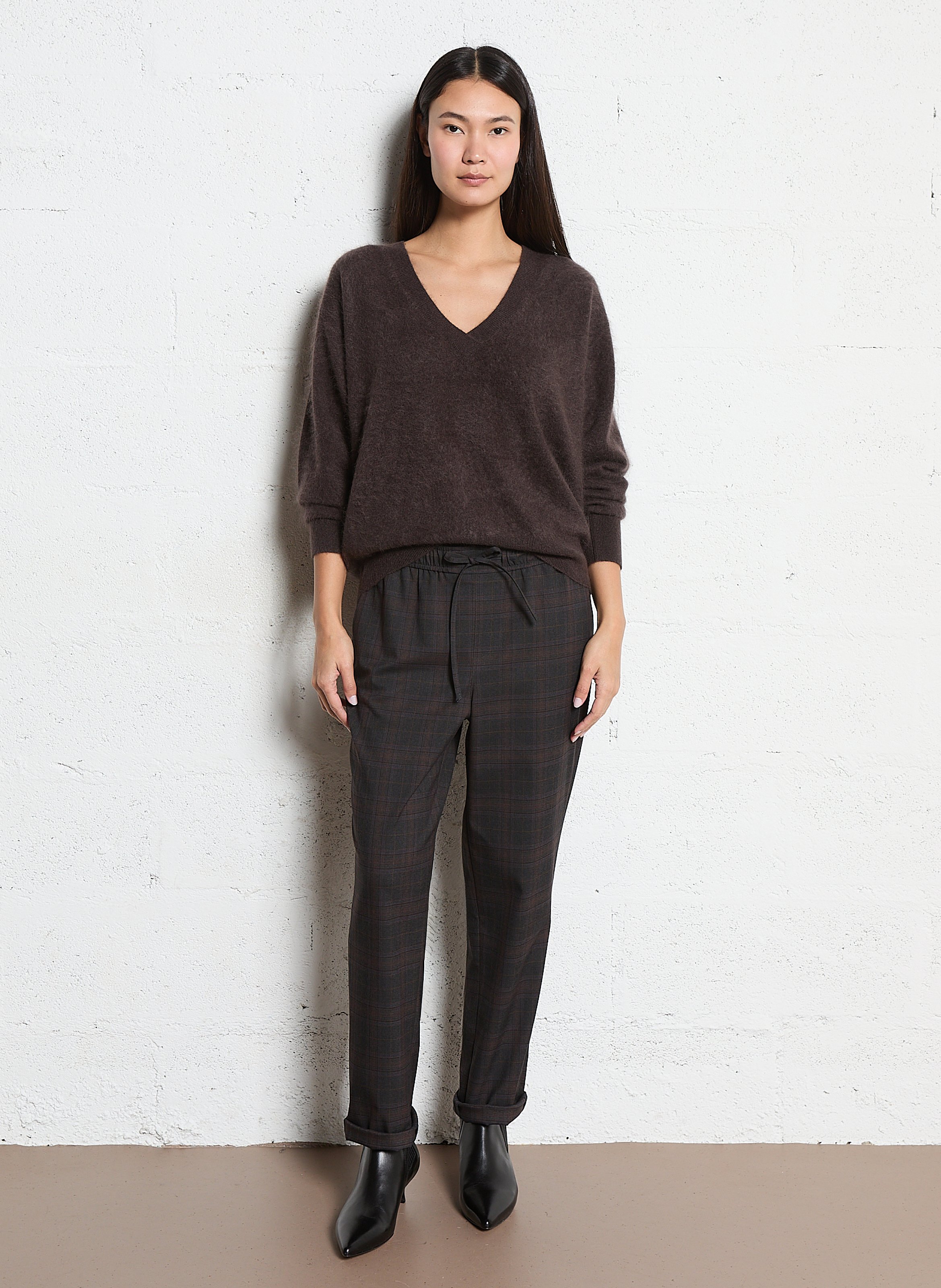 Pull droit col V en laine et cachemire MAJESTIC FILATURES Marron