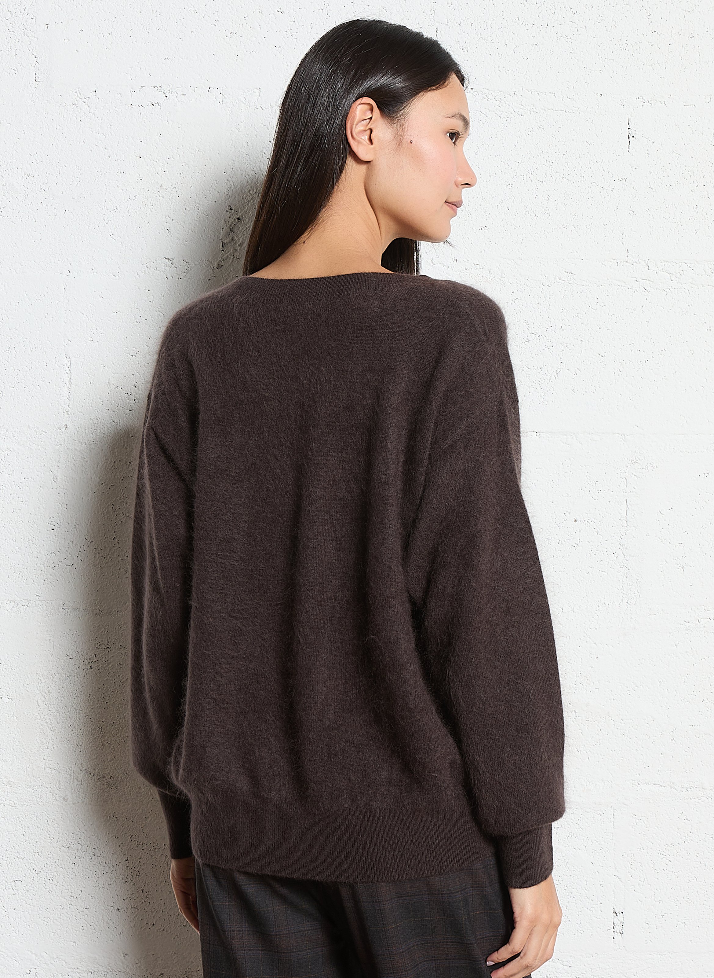 Pull droit col V en laine et cachemire MAJESTIC FILATURES Marron