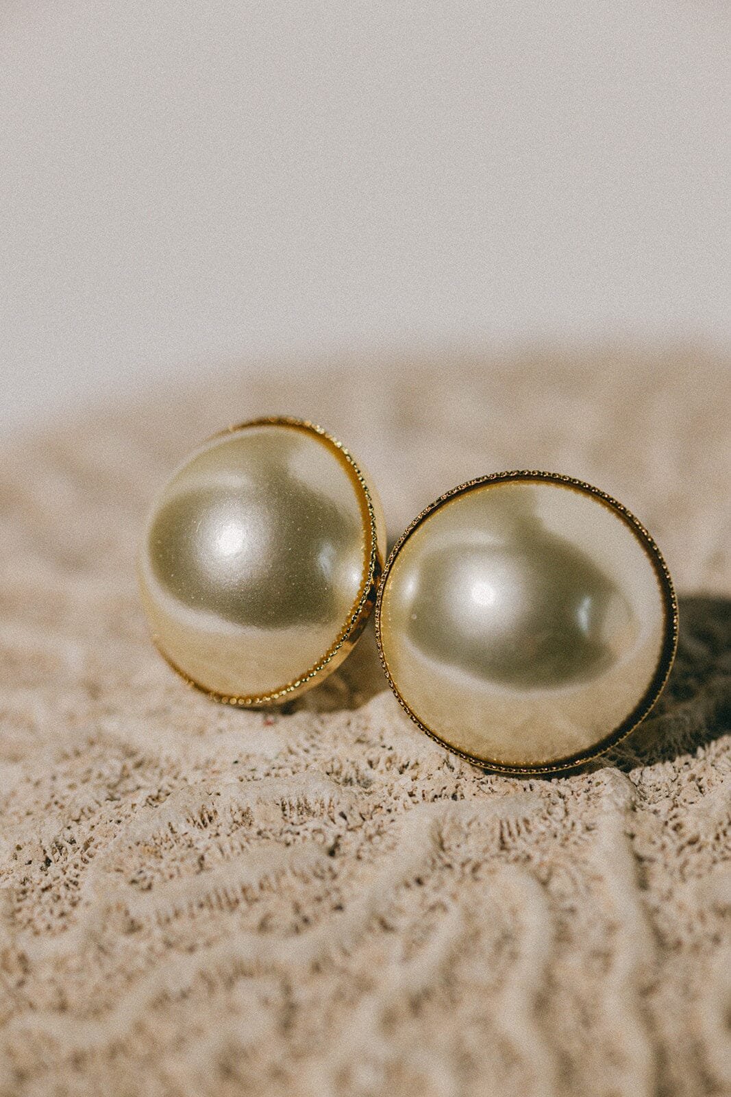 Maxi stud earrings with gold-plated pearls MONSIEUR SIMONE Golden