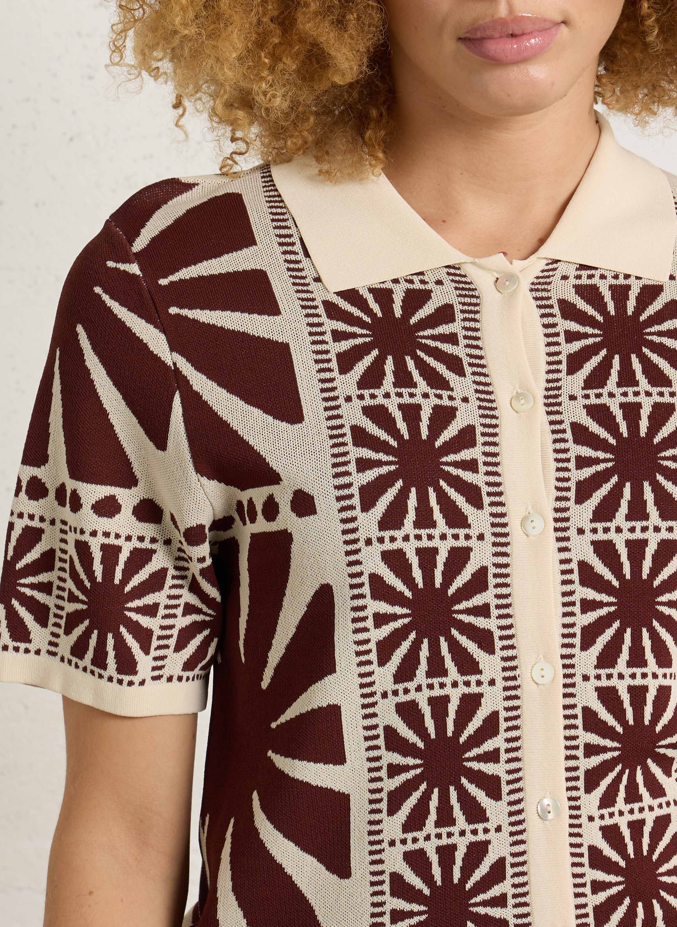 Gerade geschnittene Weste mit kurzen Ärmeln und Druck SUNCOO Braun