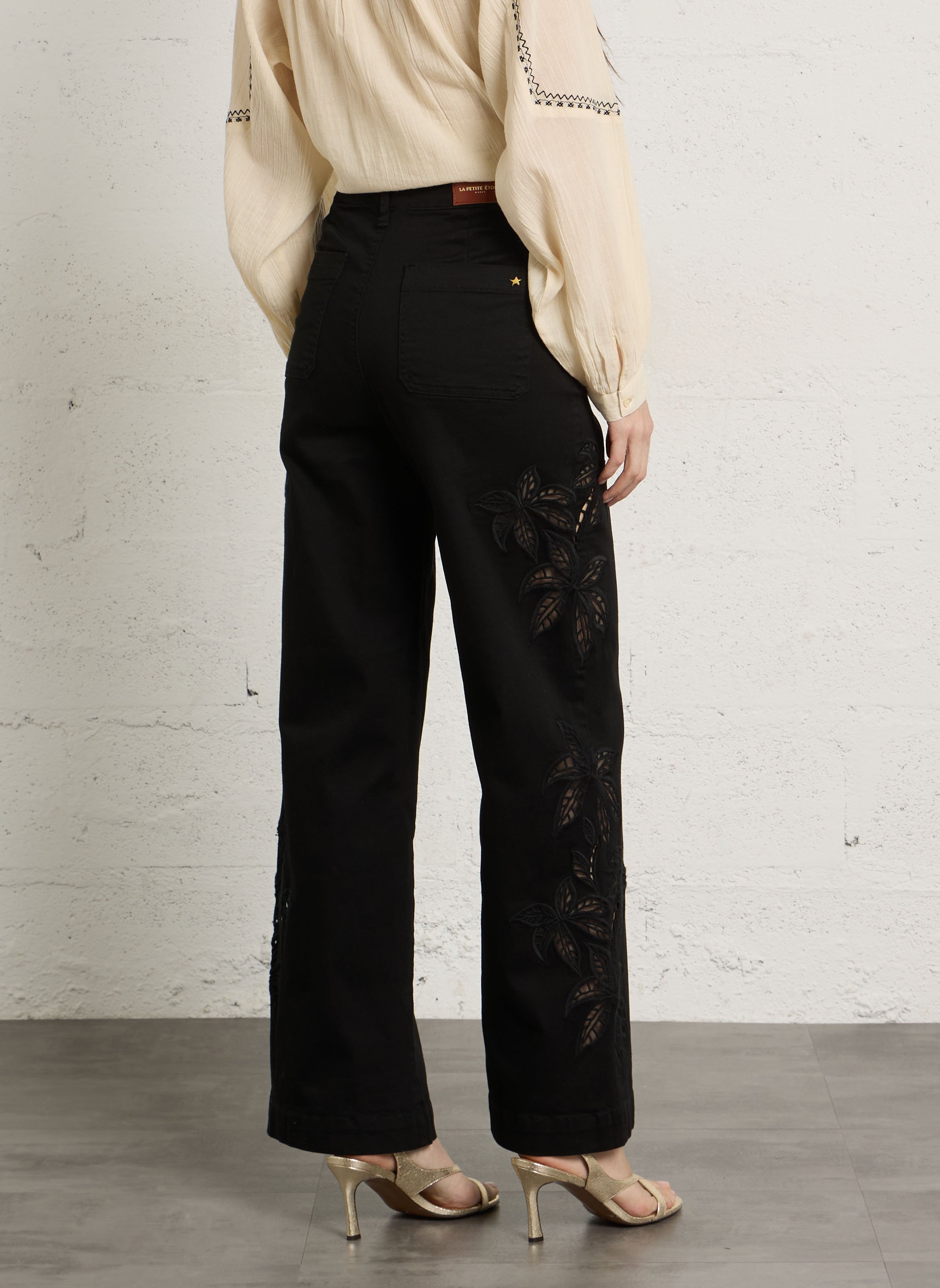 Jean taille haute droit à broderies LA PETITE ETOILE Noir