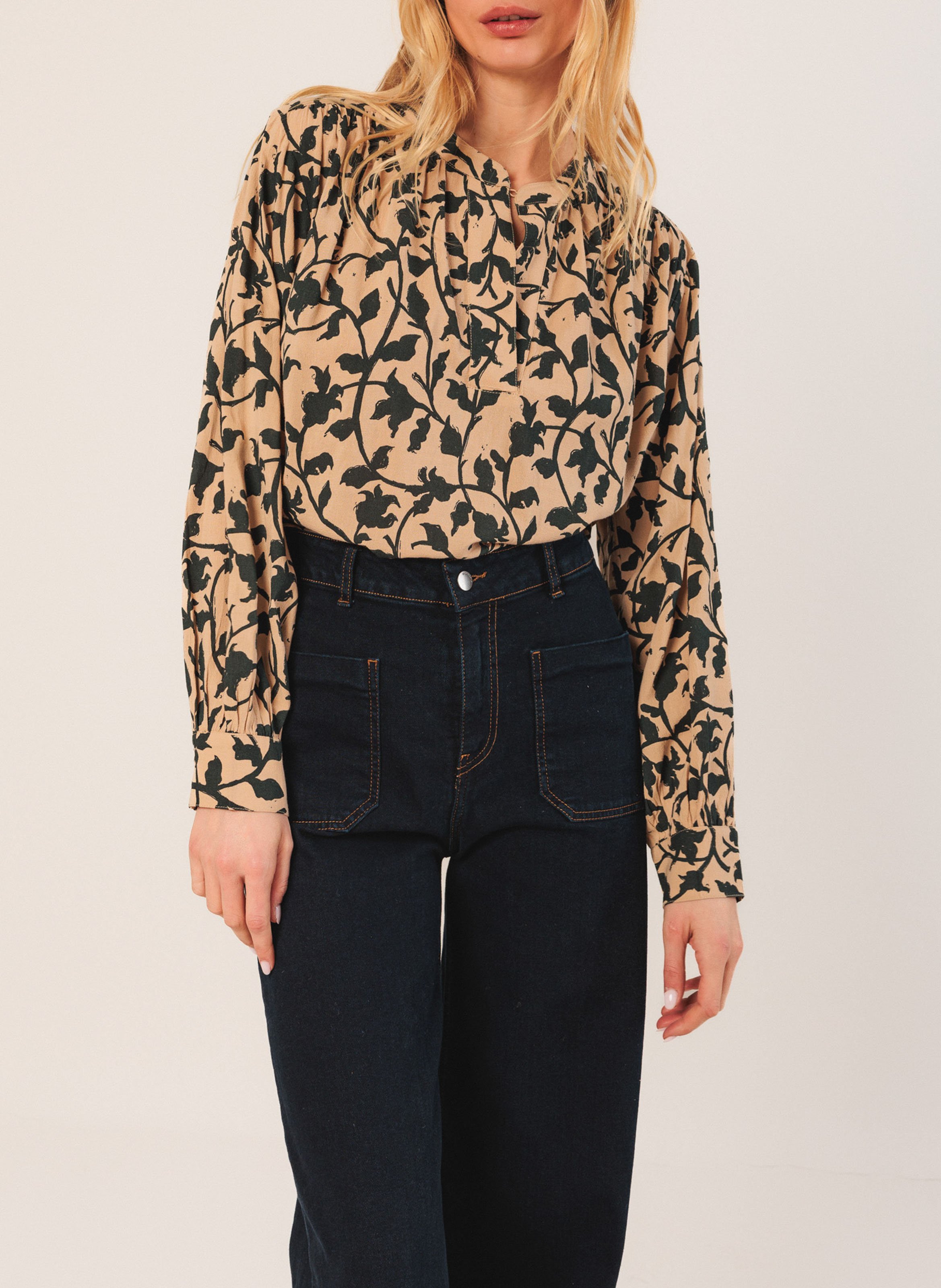 Loose blouse with mandarin collar and floral print INDI &amp; COLD