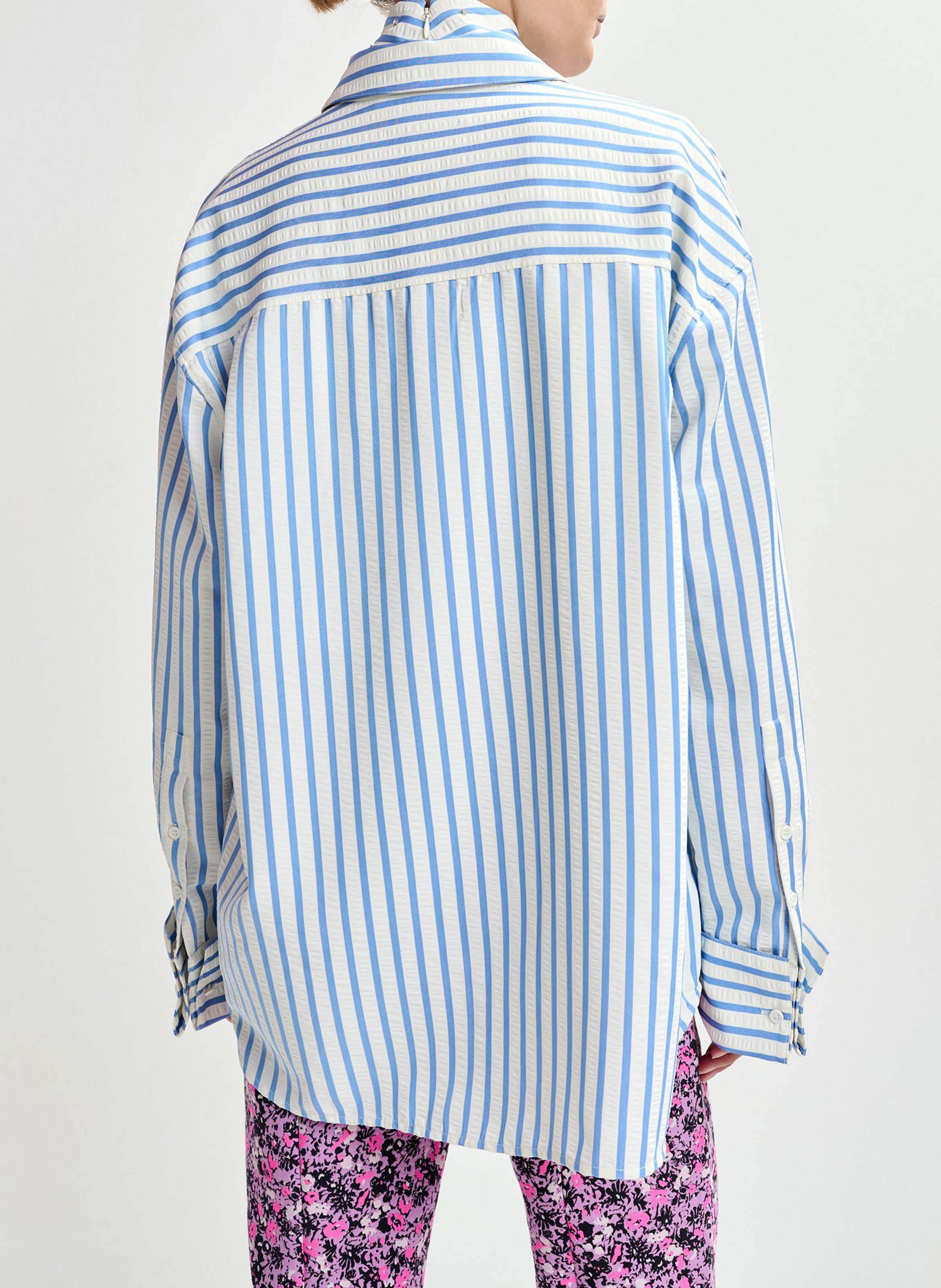 Gestreiftes Oversize-Hemd  ESSENTIEL ANTWERP Weiss