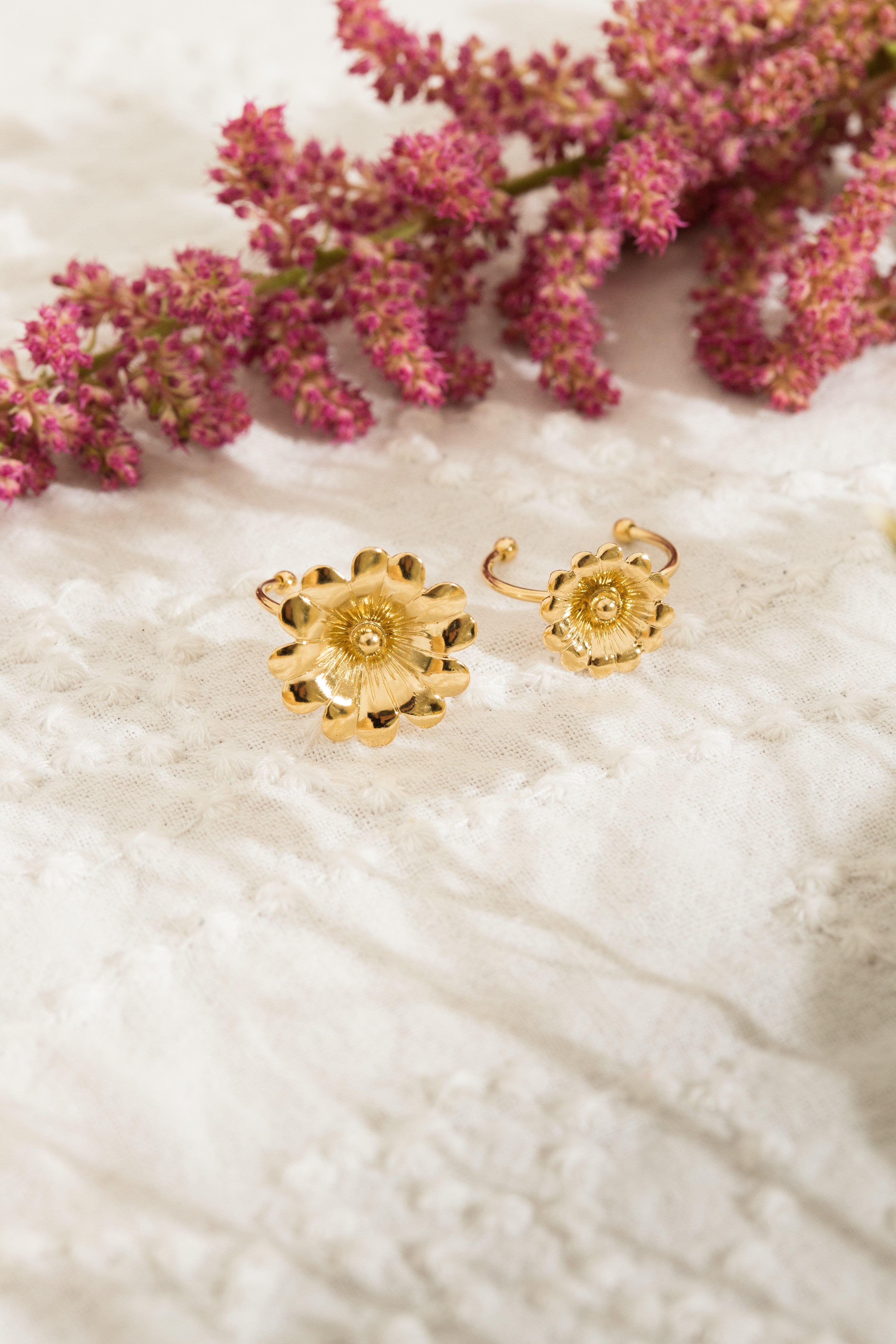 Silver-plated flower ring Golden