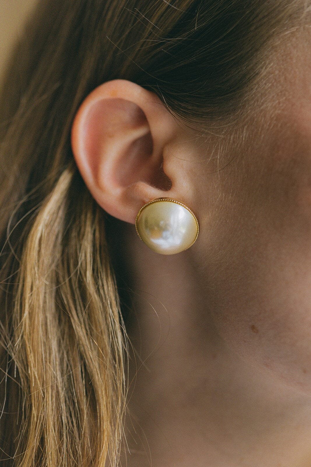 Maxi stud earrings with gold-plated pearls MONSIEUR SIMONE Golden