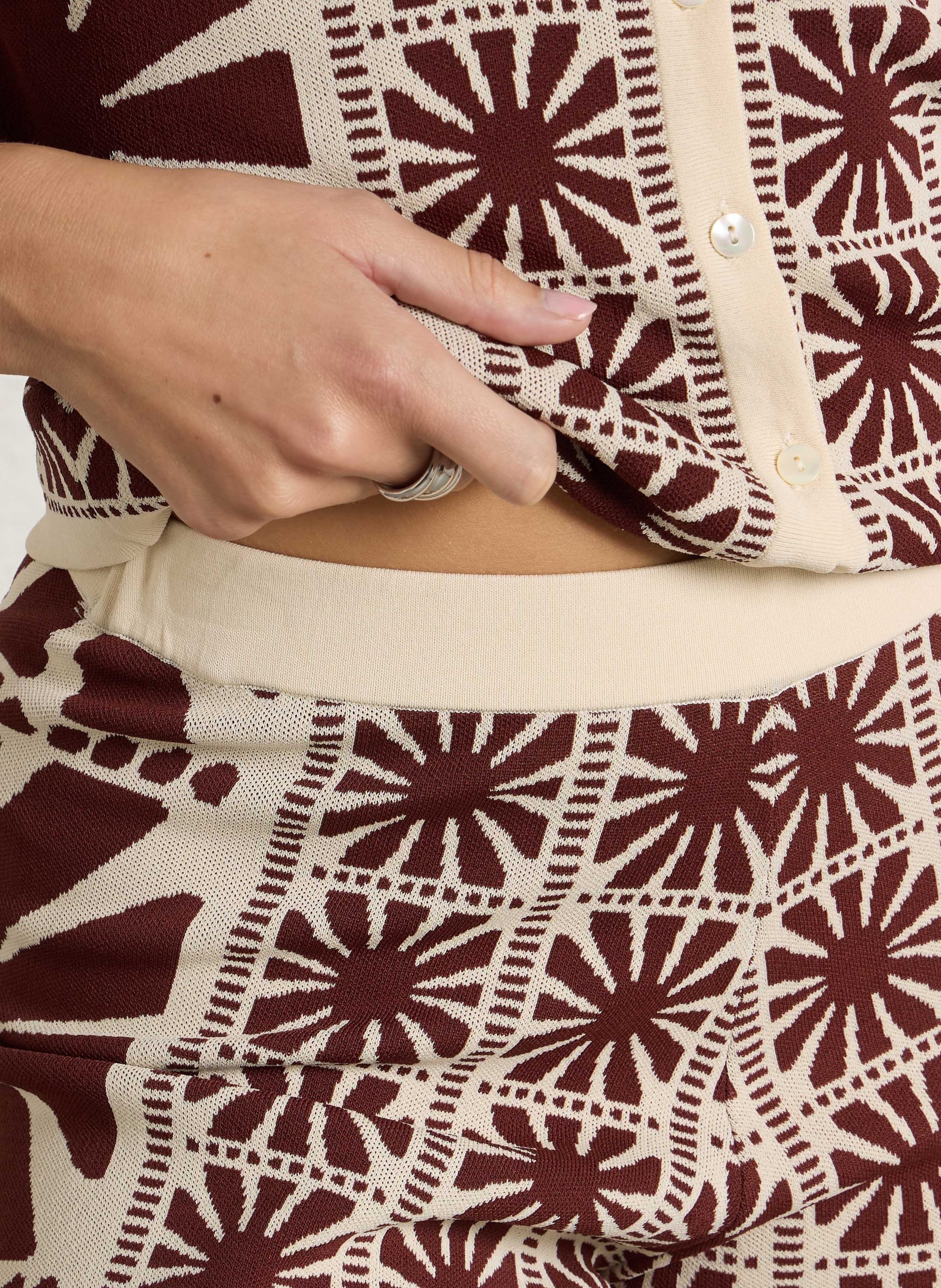 Gerader Rock aus bedrucktem Strickgewebe SUNCOO Braun