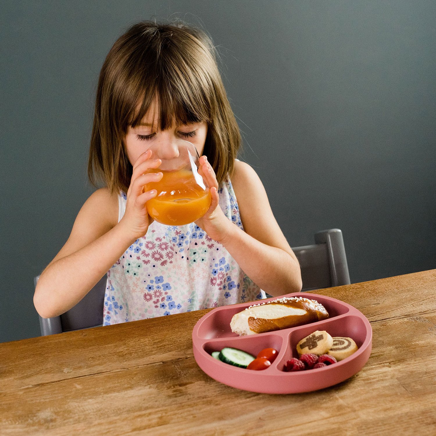 Assiette ventouse en silicone KINDSGUT Rose