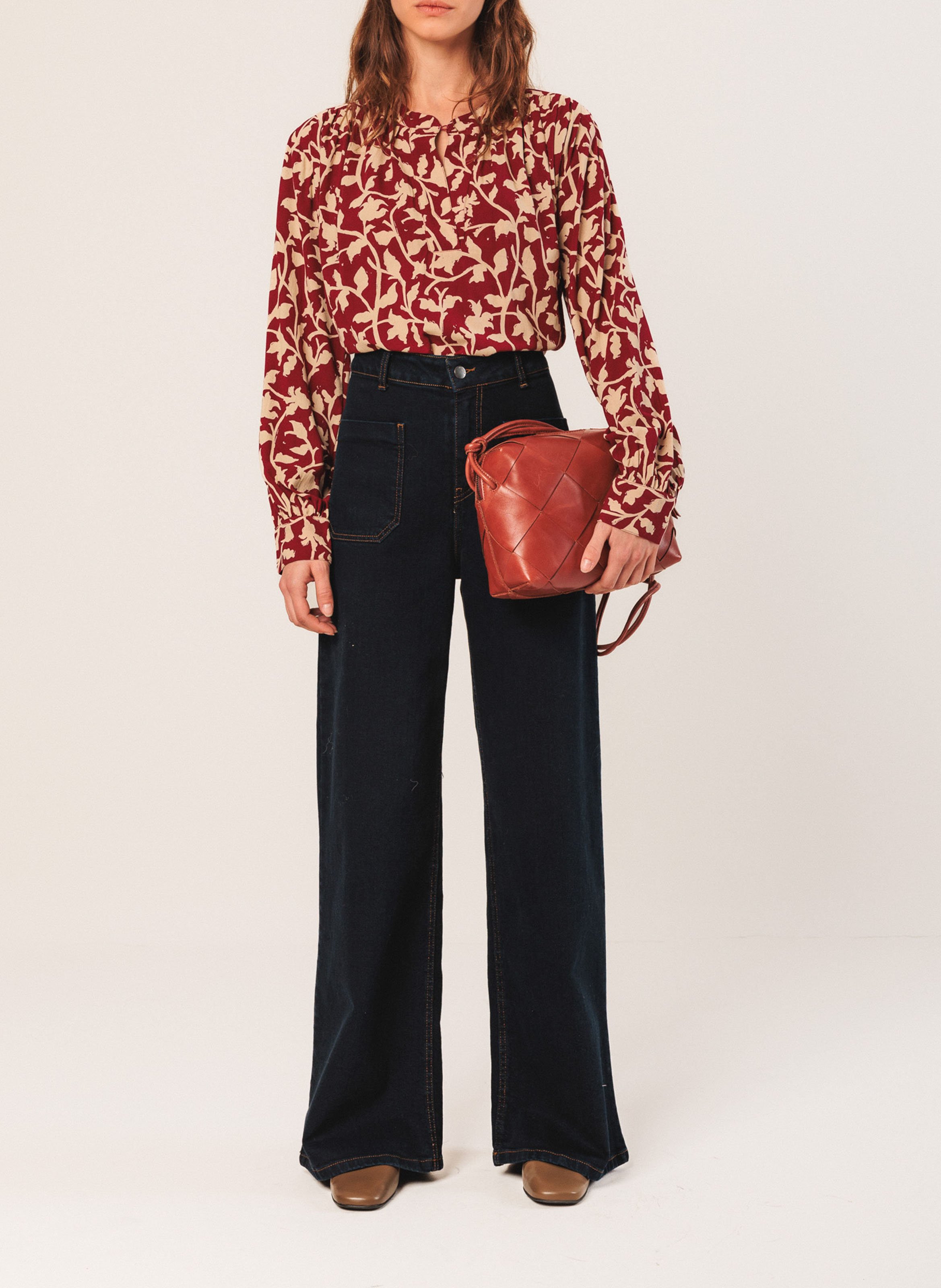 Loose blouse with mandarin collar and floral print INDI &amp; COLD Purple