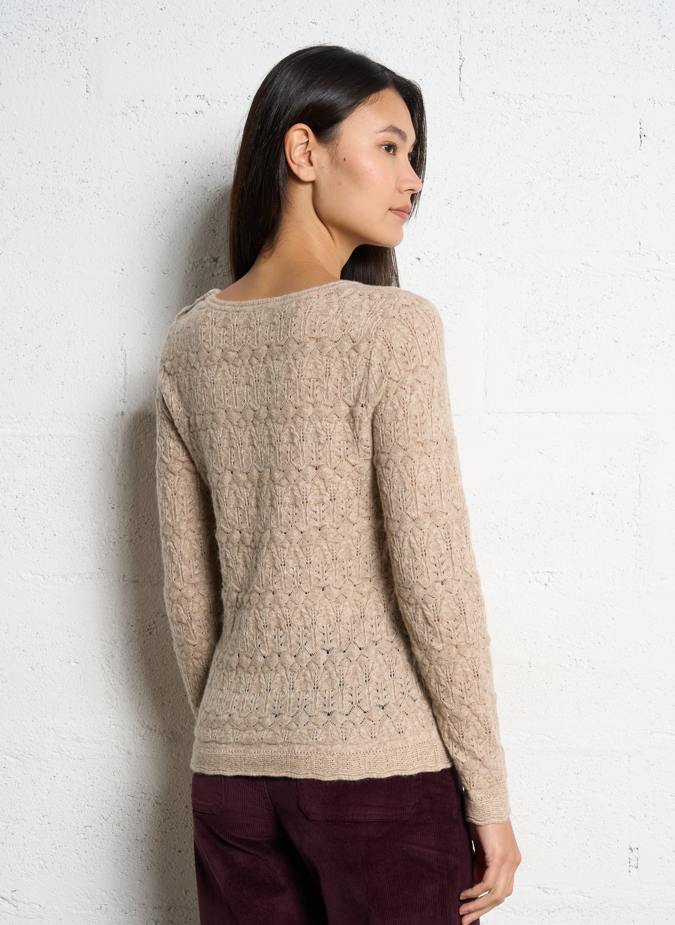 Pull droit col rond en maille LA PETITE ETOILE Beige