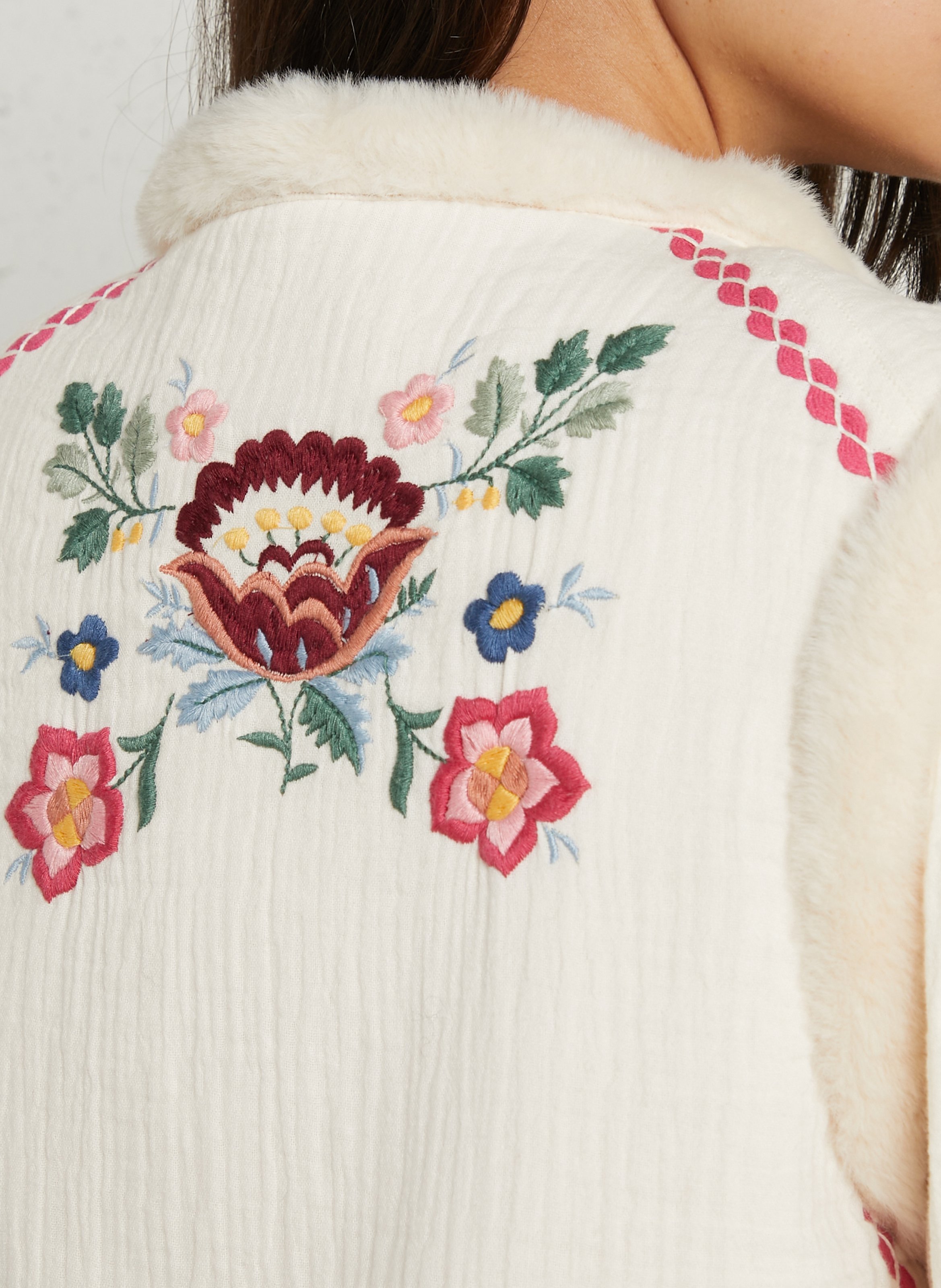 veste droite col rond en coton bio brodé LOUISE MISHA Beige