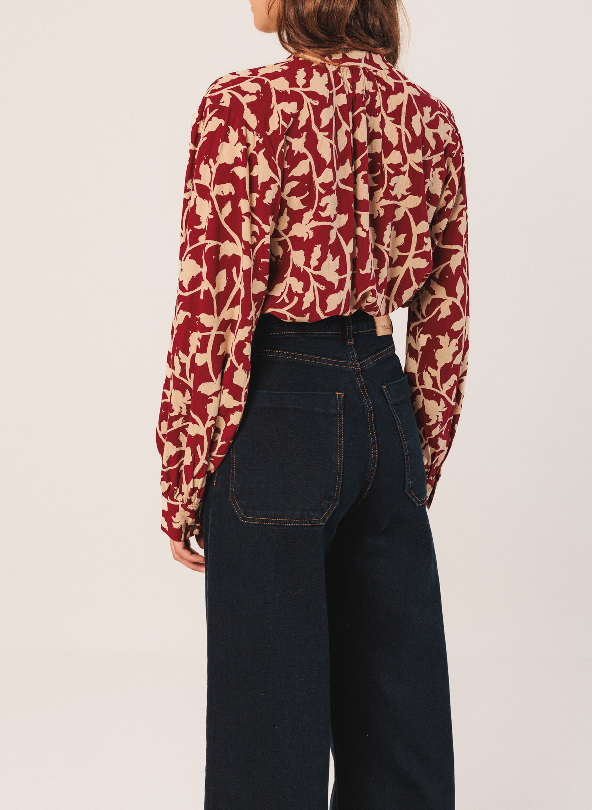 Loose blouse with mandarin collar and floral print INDI &amp; COLD Purple