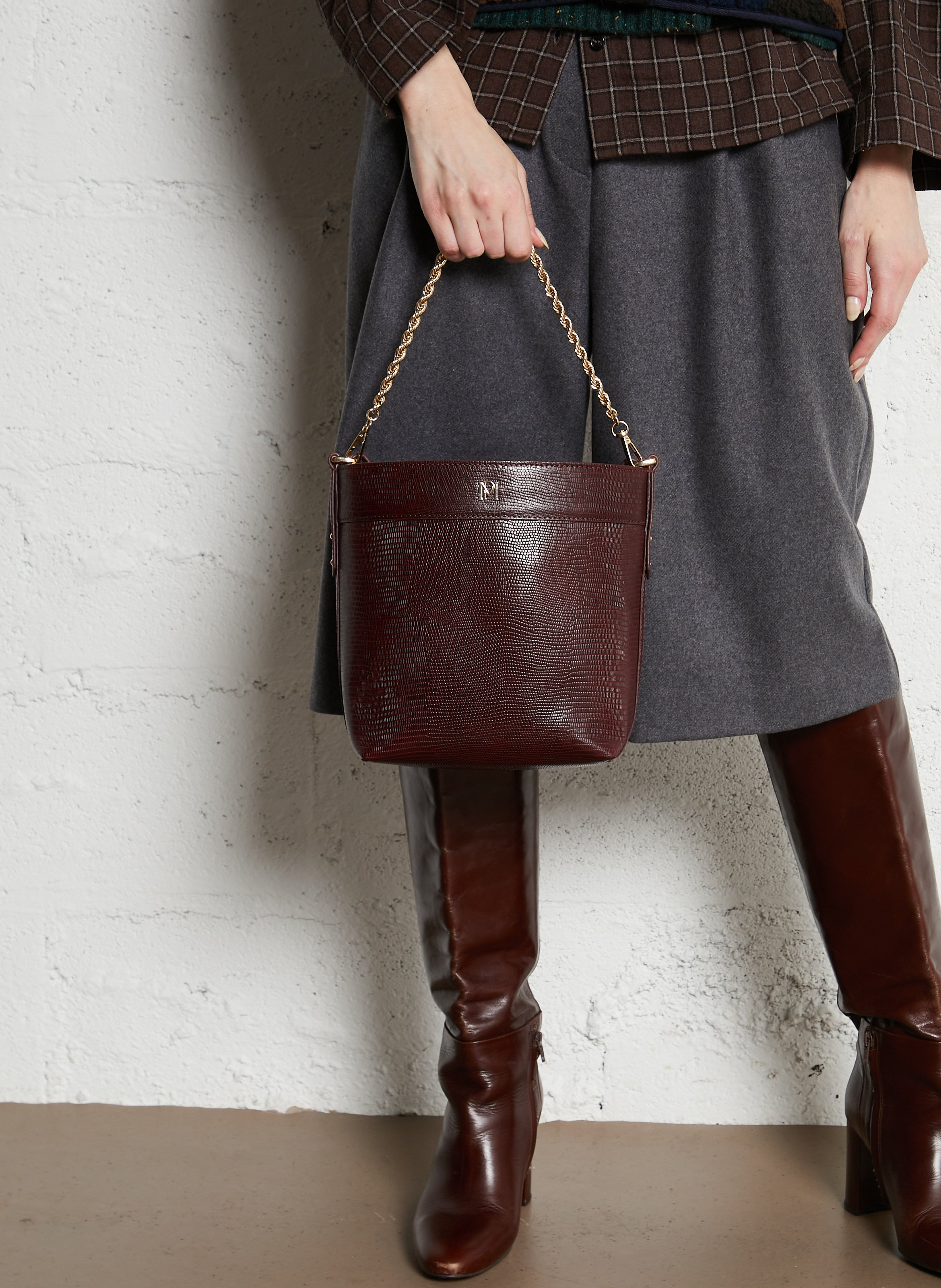 Plain leather bucket bag PETITE MENDIGOTE Purple