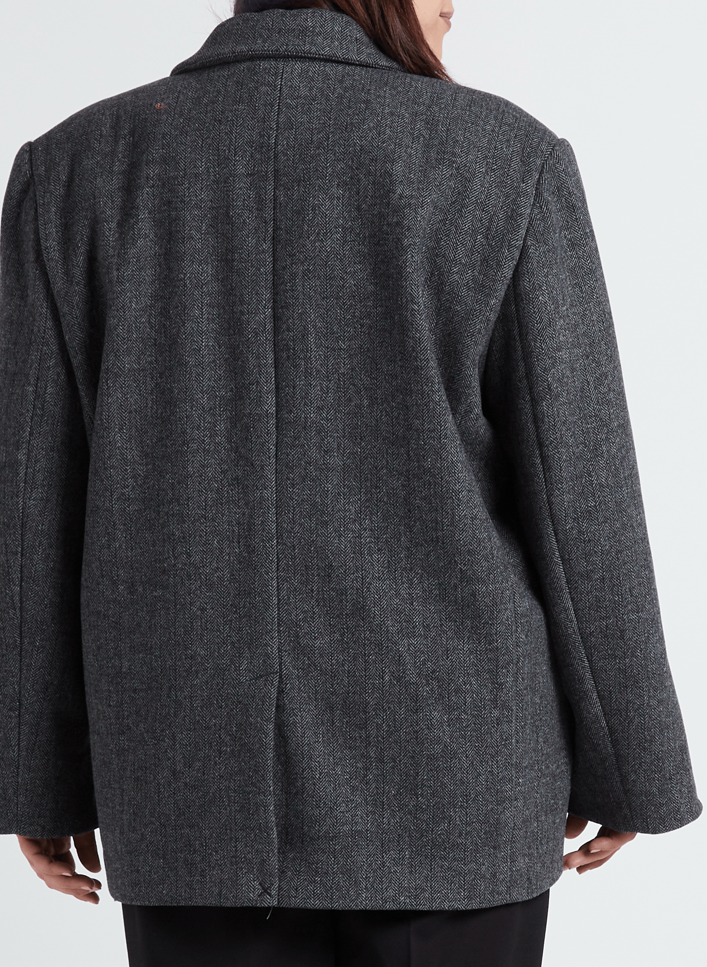 Halflange jas met reverskraag en visgraatmotiefje | materiaalblend GINA TRICOT Grijs