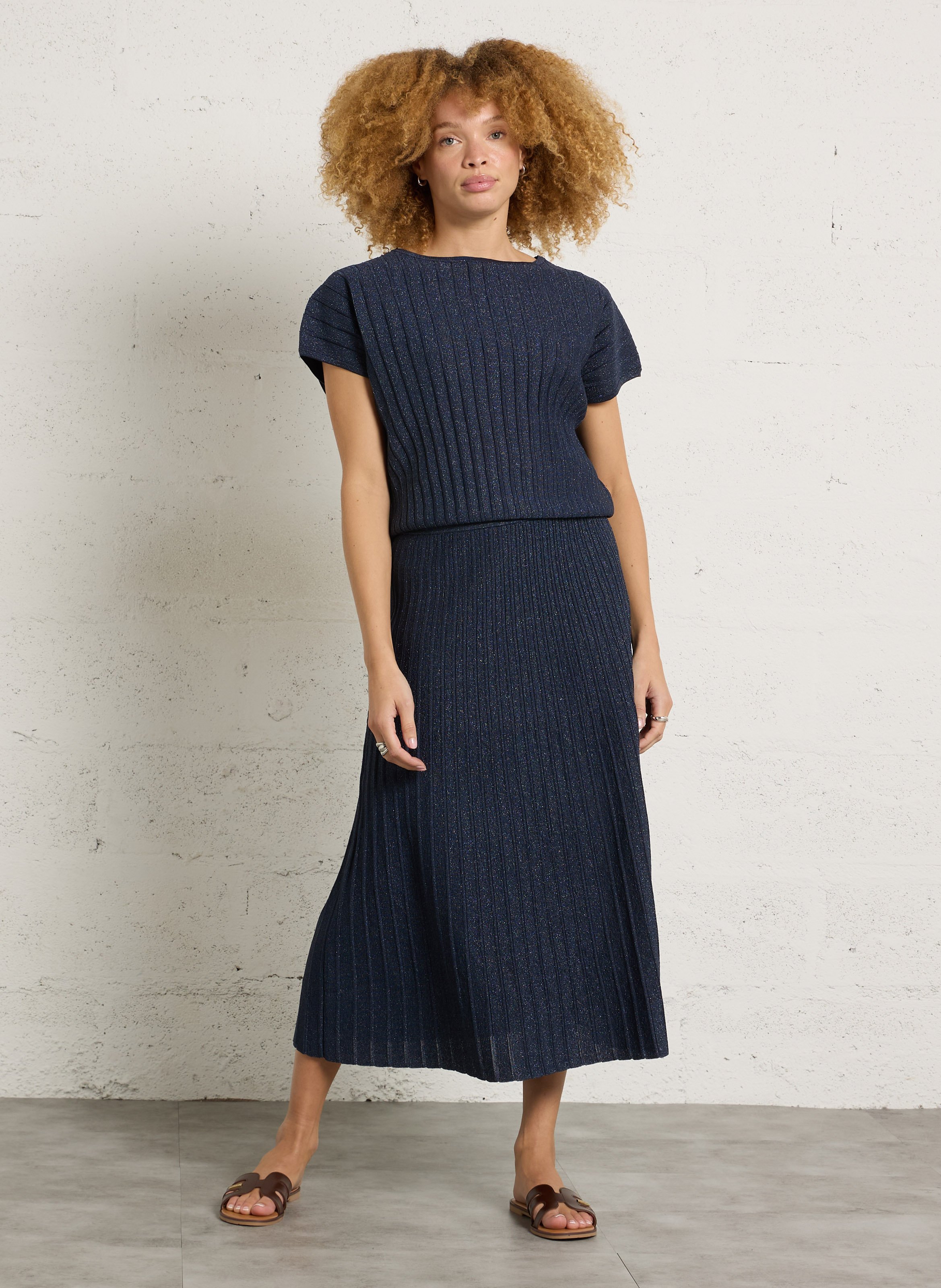 Langer Rock aus glitzerndem Strick. MAISON 123 Violett