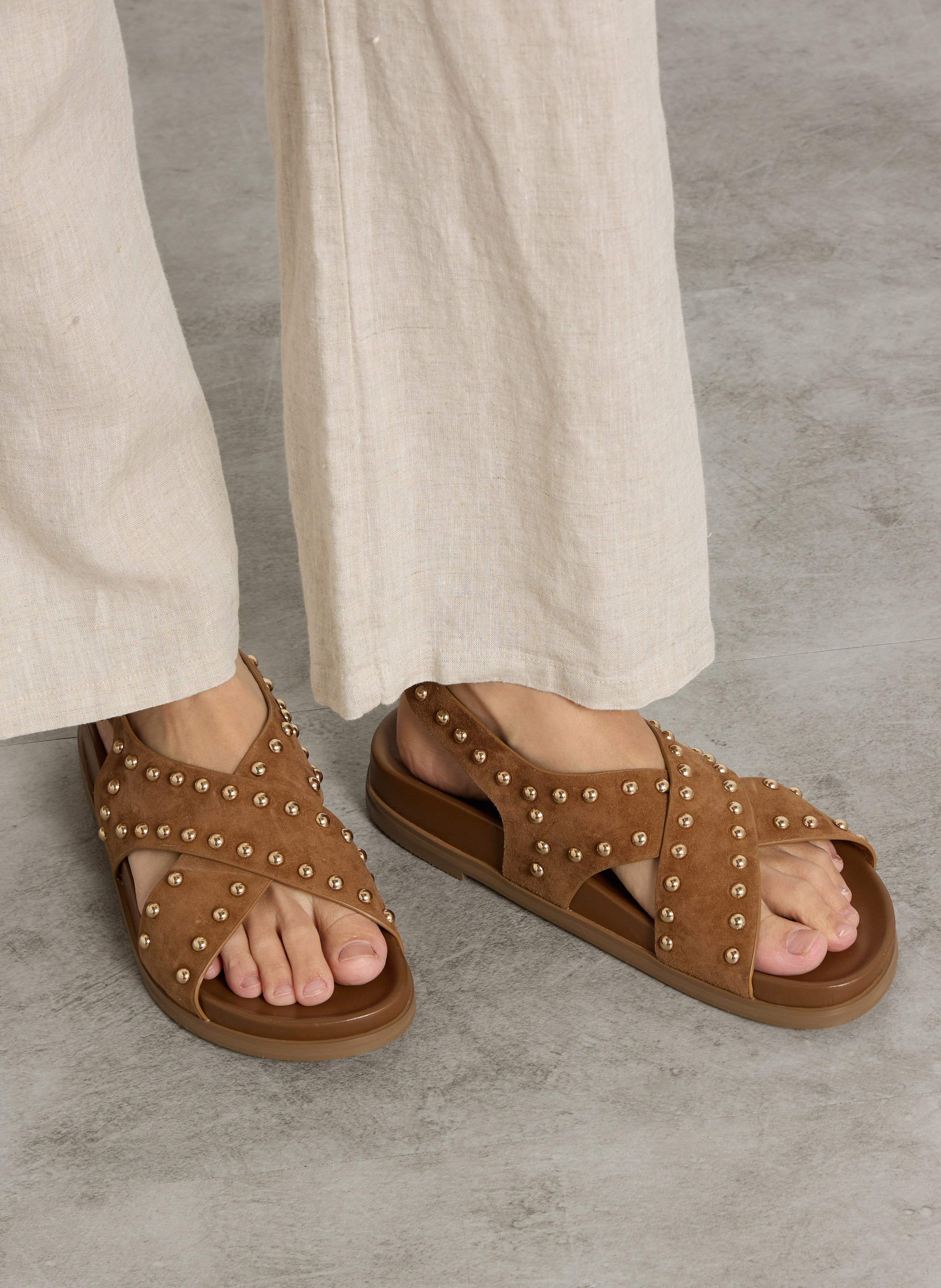 Sandales plates en cuir COSMOPARIS Marron