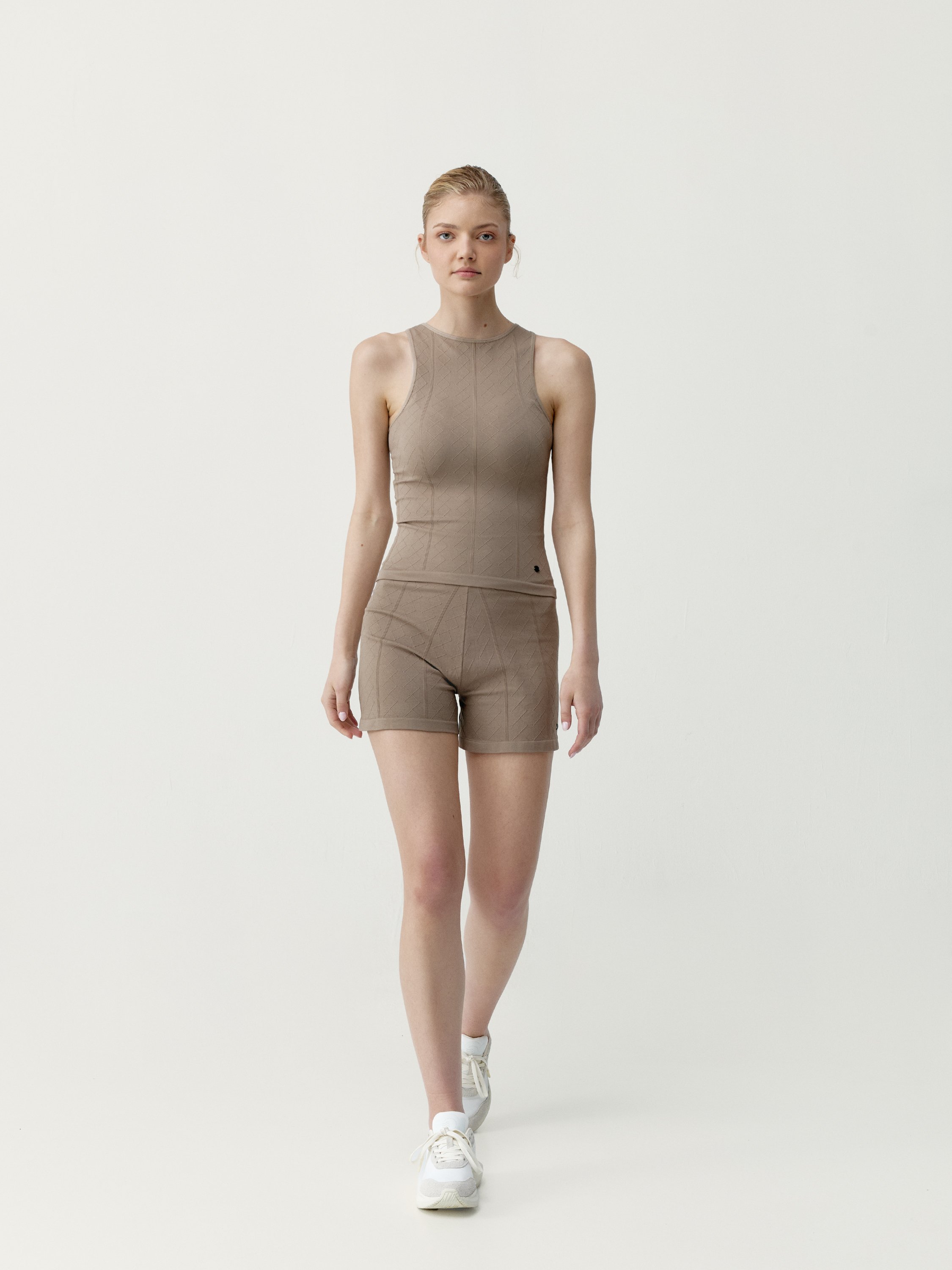 Short Sport Recovery Seamless BORN Brown