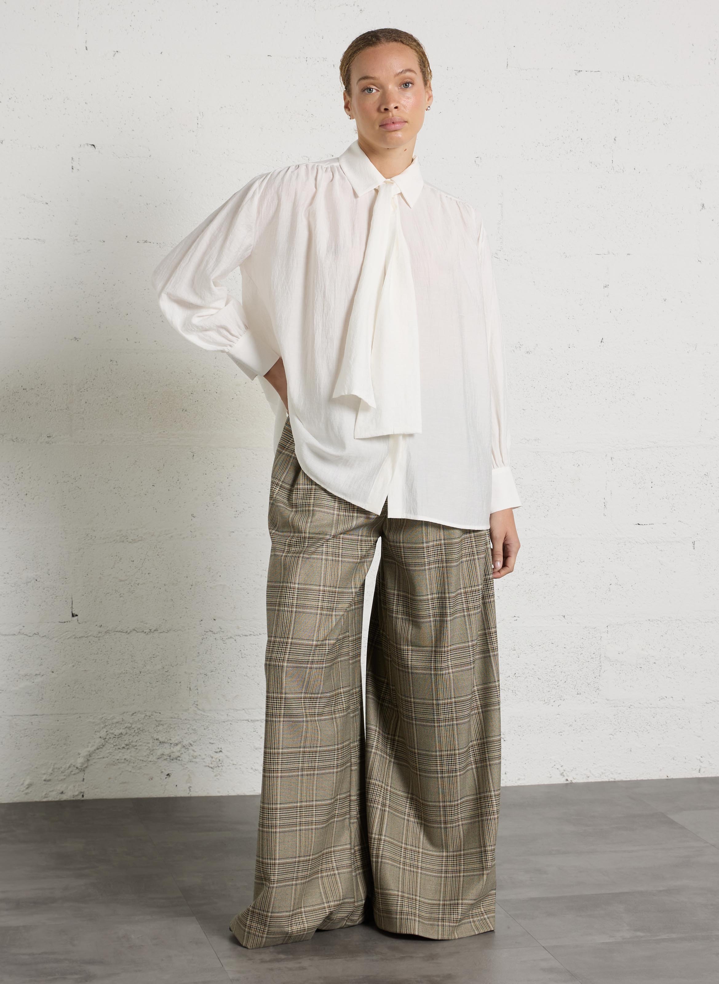 Loose solid color button-up shirt PLEASE White