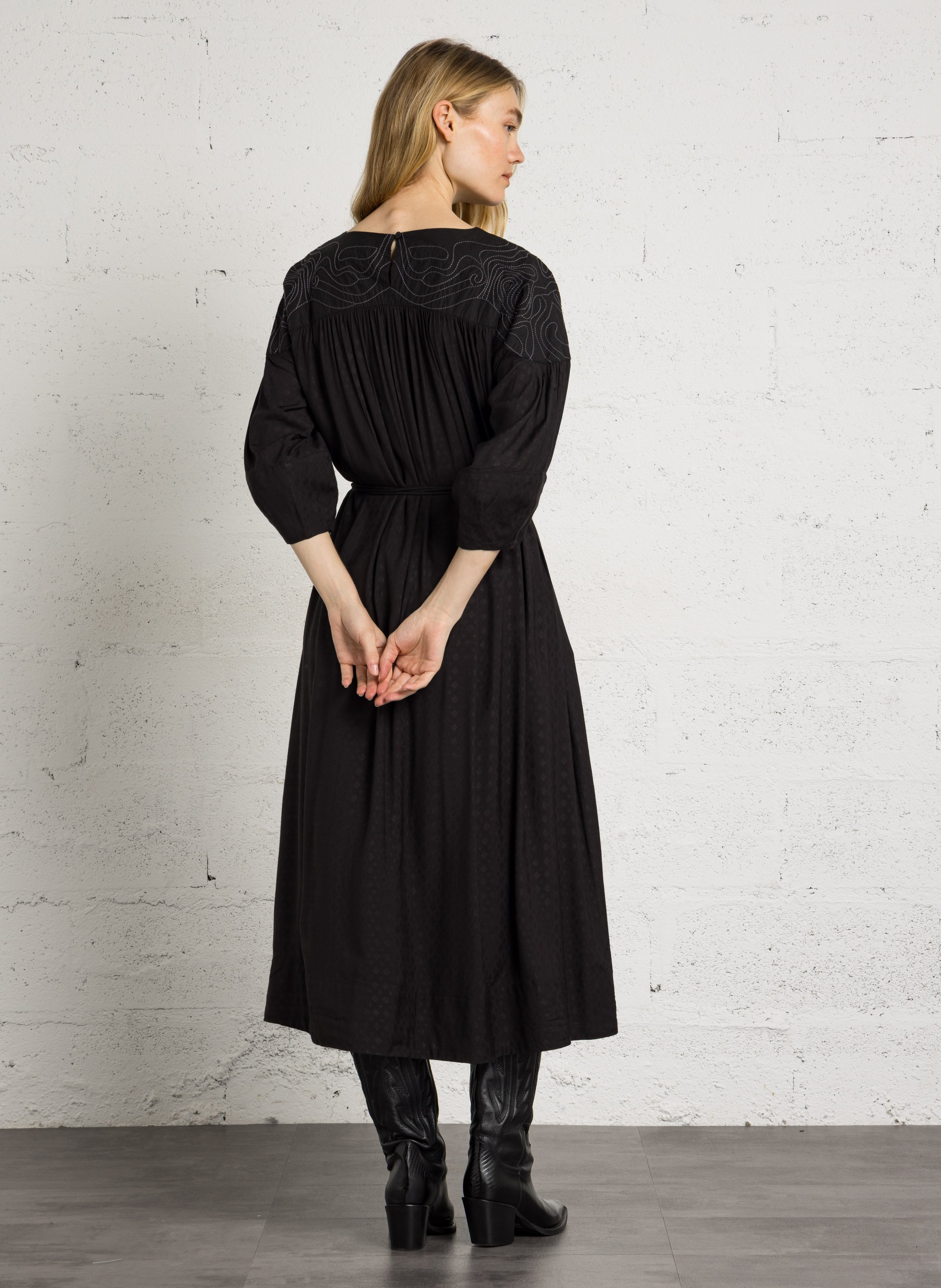 Robe longue ample col rond LEON & HARPER Noir
