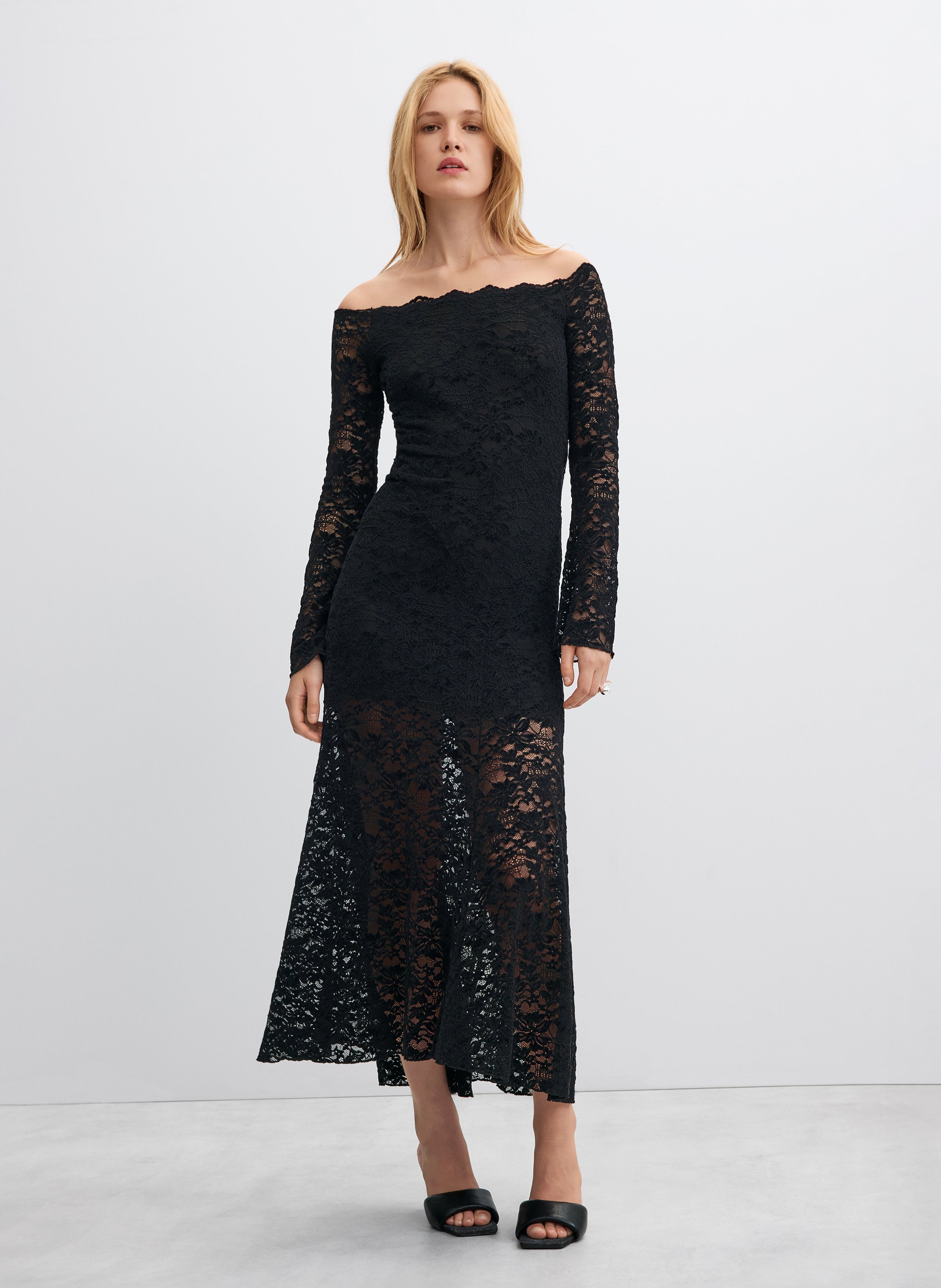 Robe longue évasée en dentelle DESIGUAL Noir