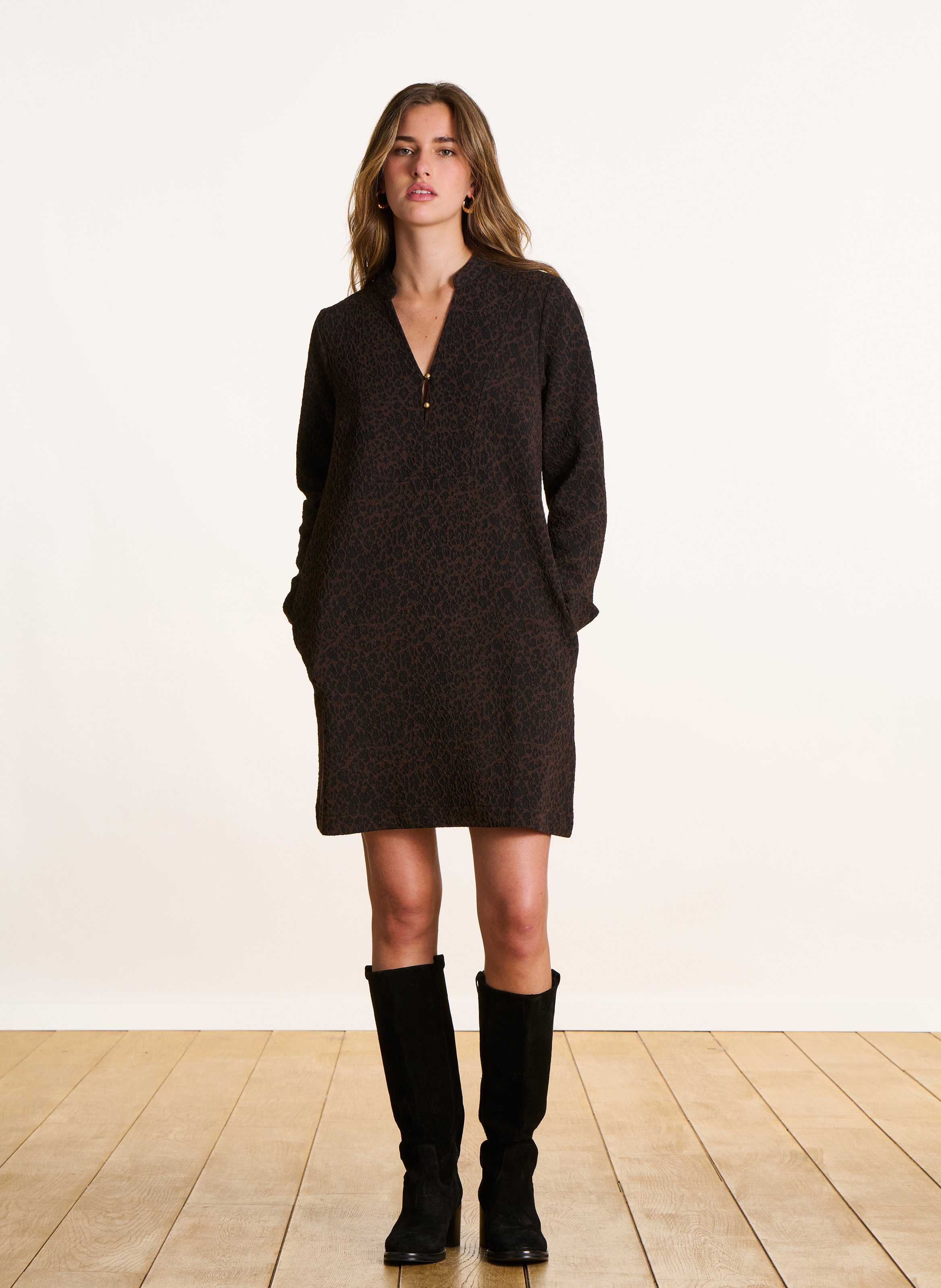 Robe courte col tunisien  LA FEE MARABOUTEE Marron