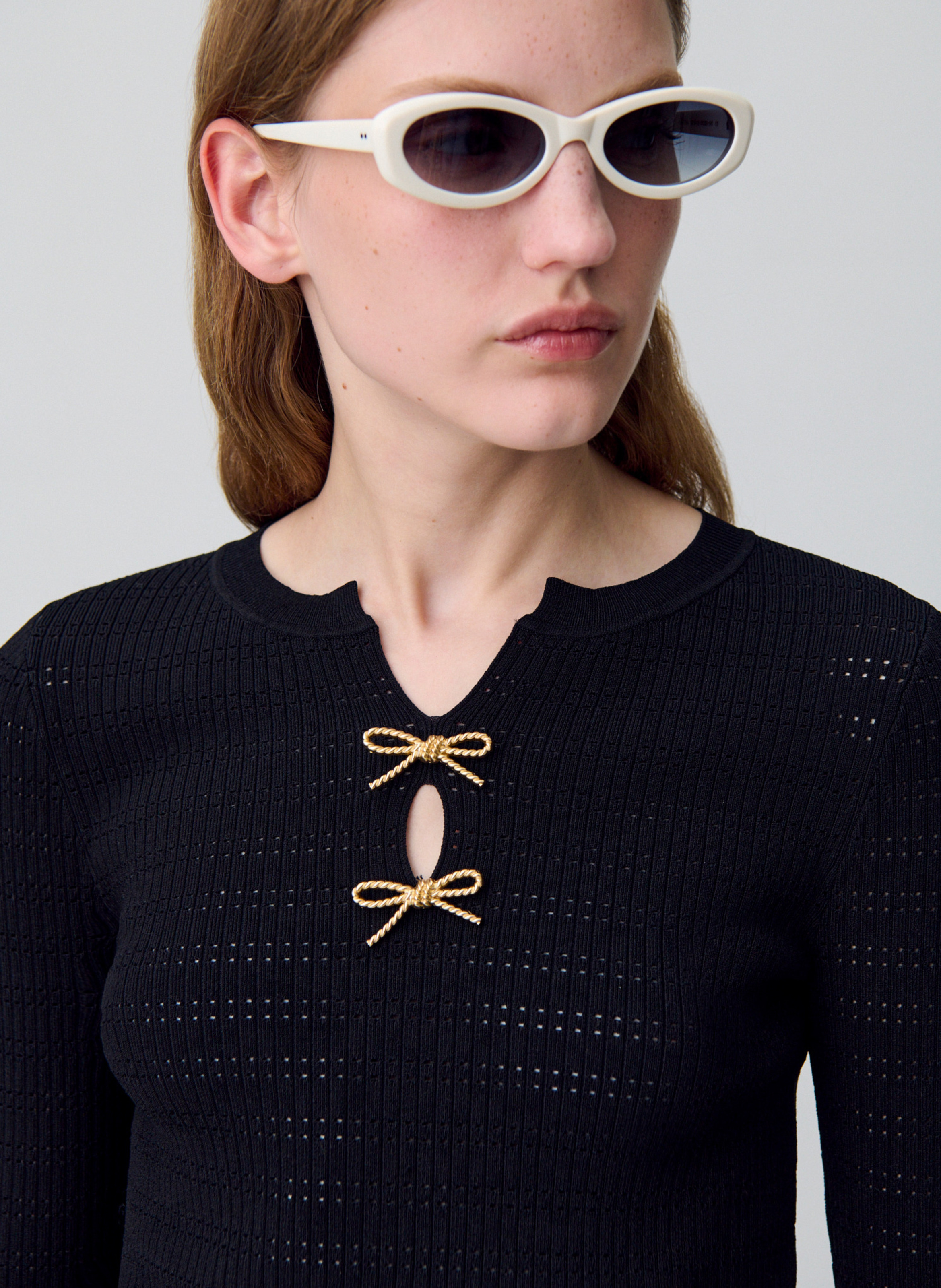 Pull moulant fin col V CLAUDIE PIERLOT Noir