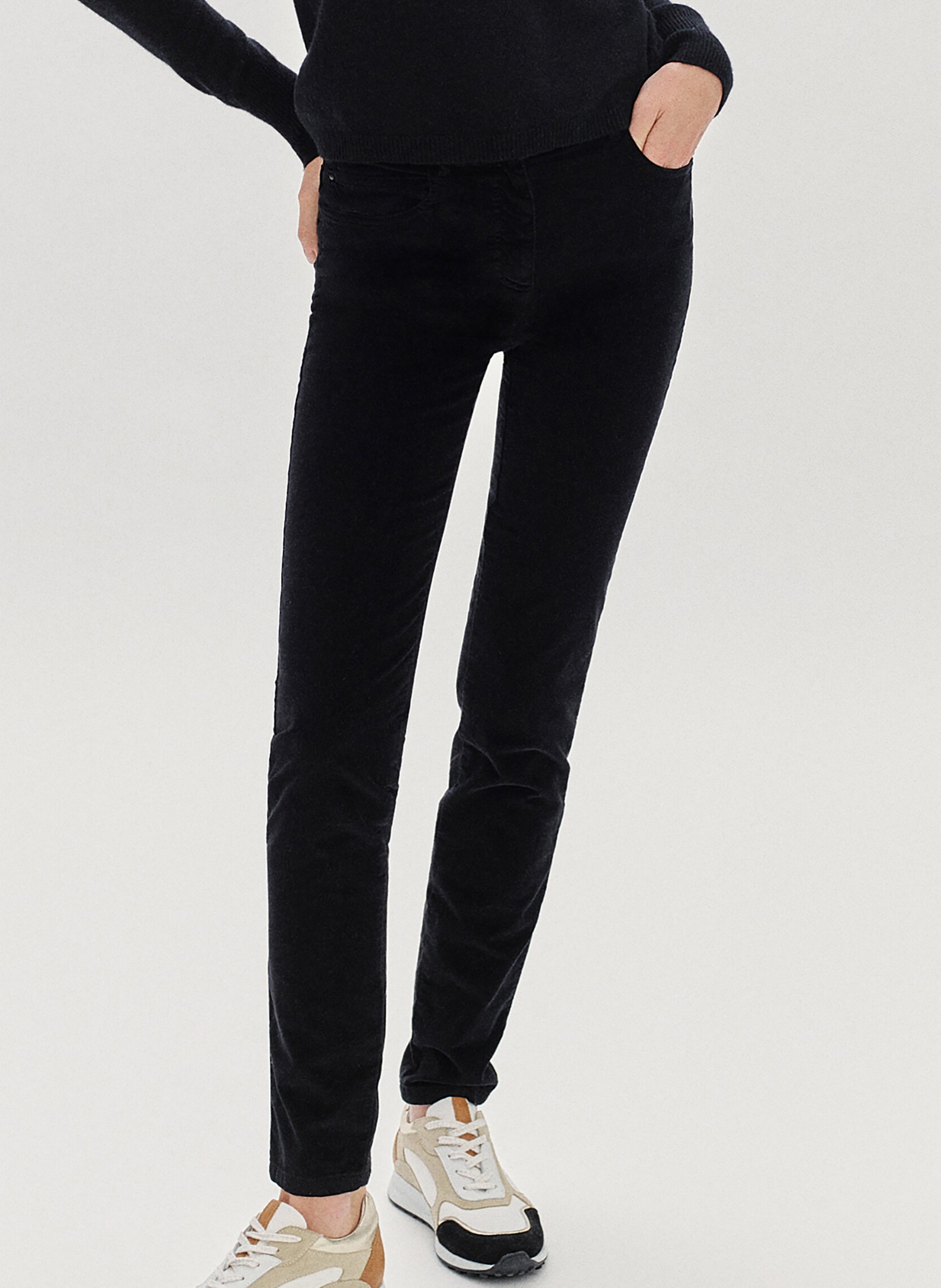 Smooth velvet slim-fit pants CAROLL Black