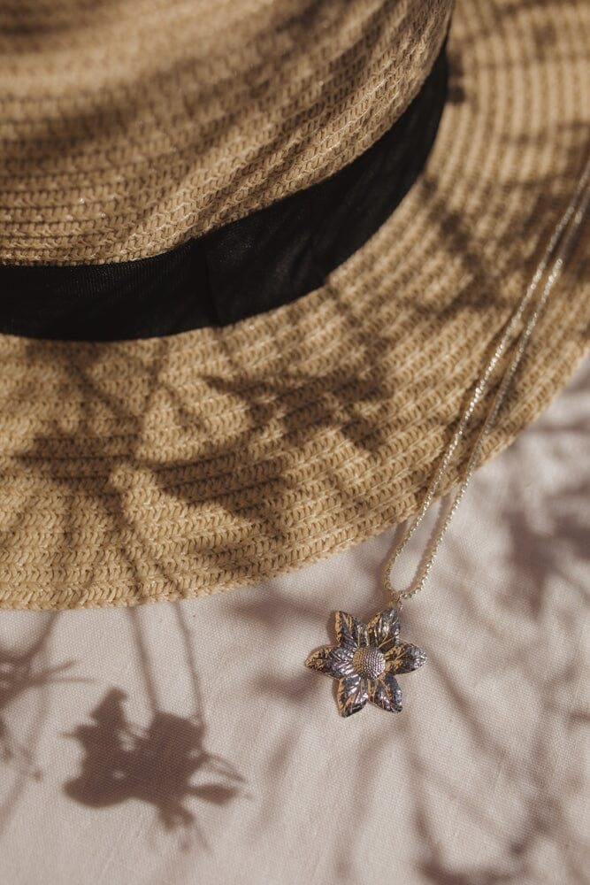 Gold-plated flower necklace Silver