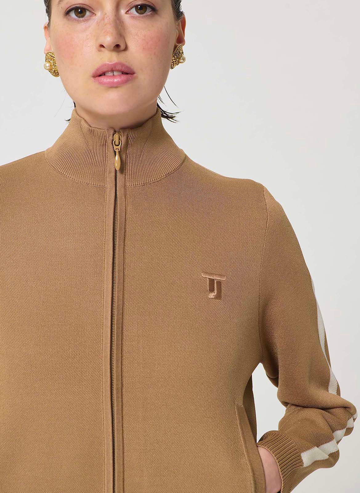 Gilet droit col montant en maille TARA JARMON Marron