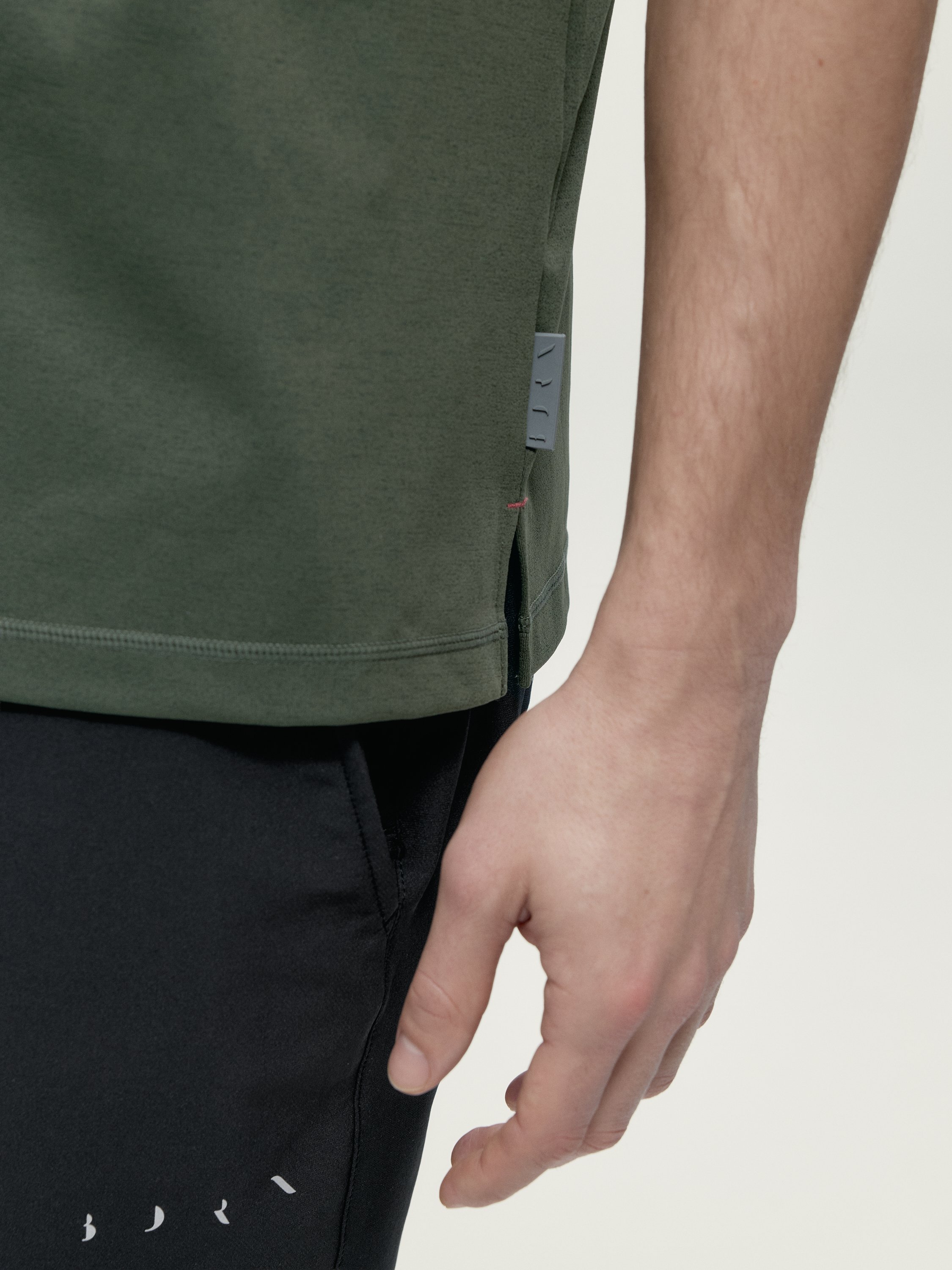 Short-sleeve performance recovery T-shirt | Green BORN Men
