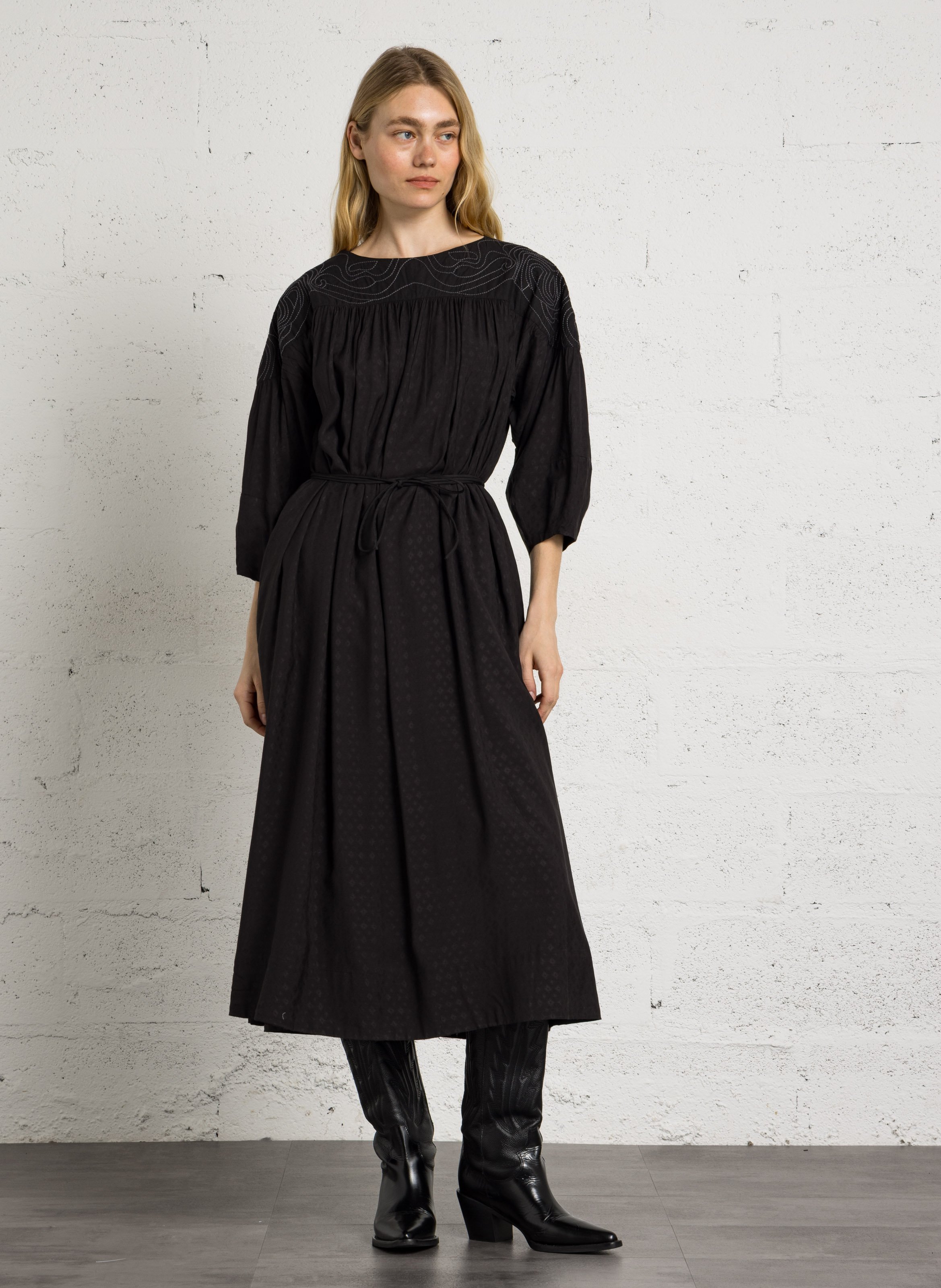 Robe longue ample col rond LEON & HARPER Noir