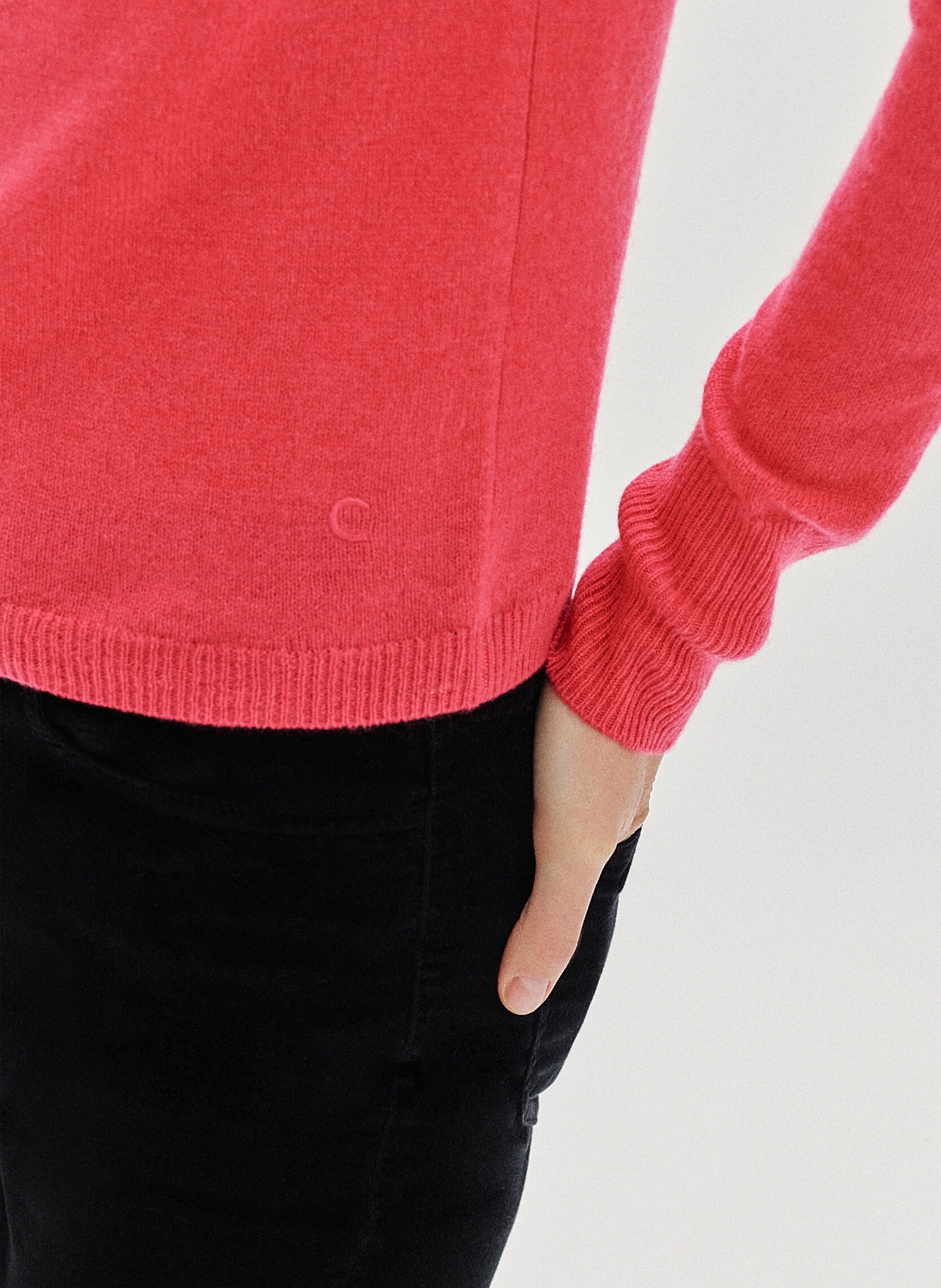 Smooth velvet slim-fit pants CAROLL Black