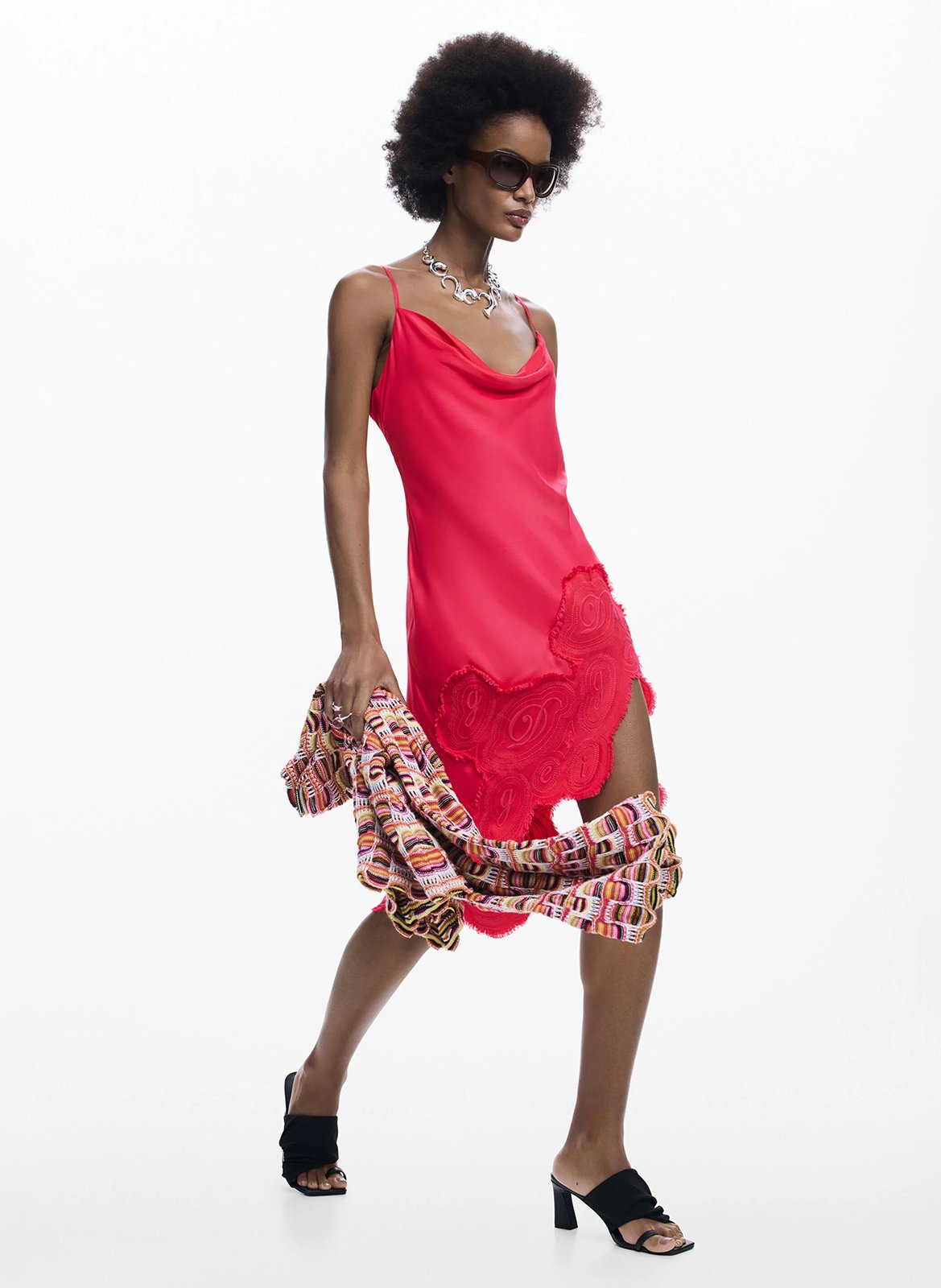 Robe courte col bénitier  DESIGUAL Rouge