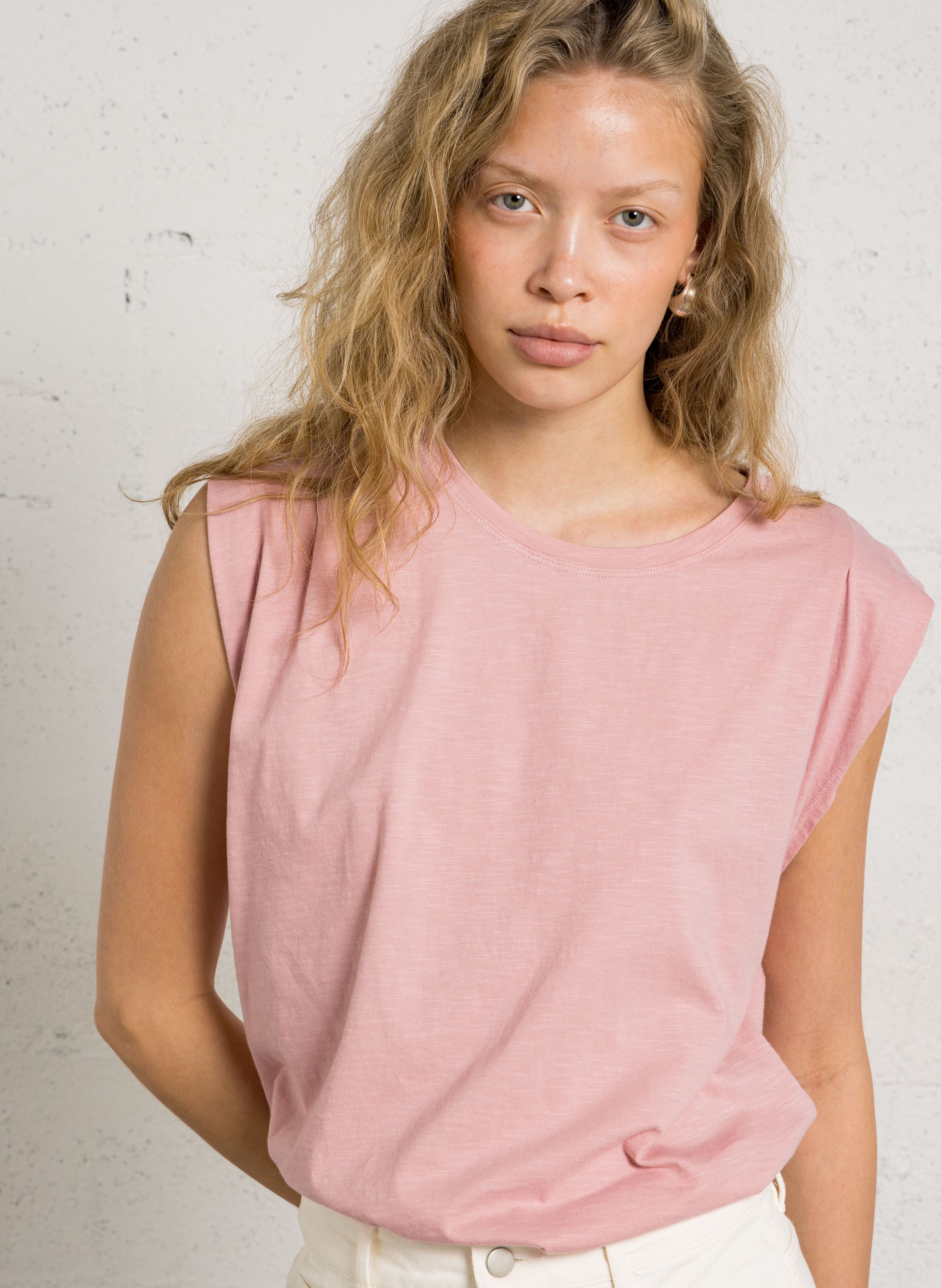 Wijdvallend mouwloos T-shirt van katoen DES PETITS HAUTS Roze