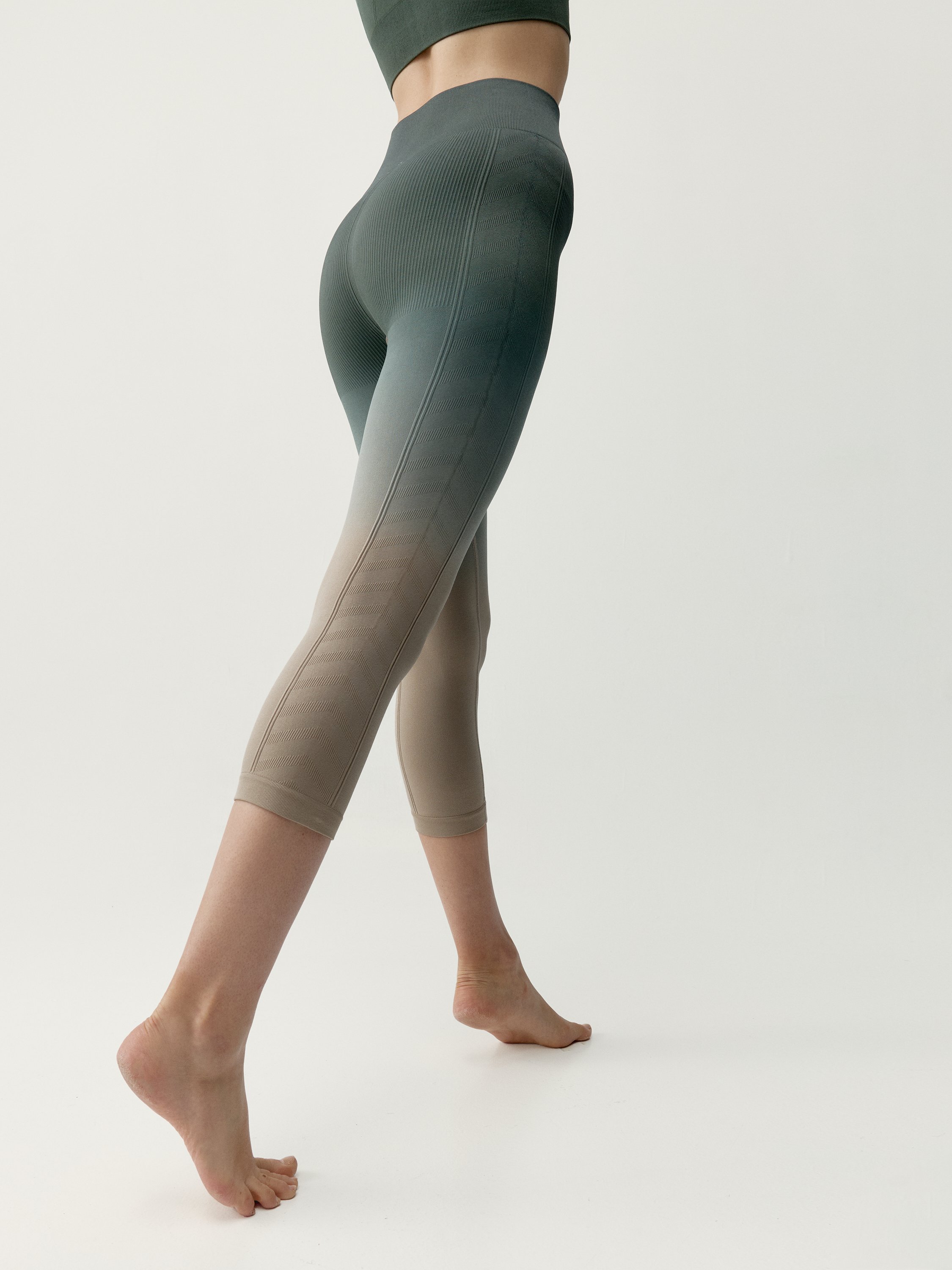 Legging de sport 7/8 seamless dione BORN Vert