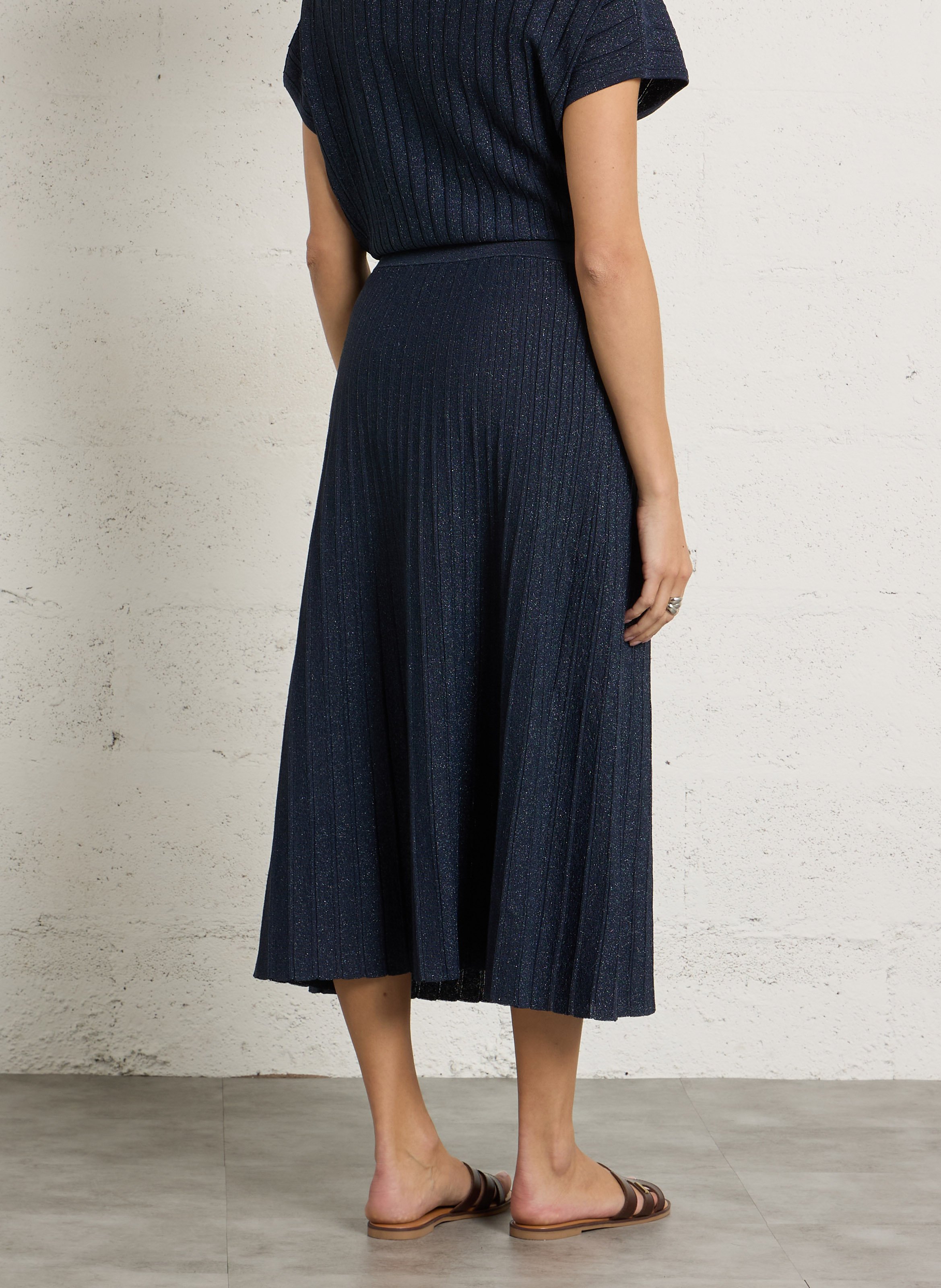 Langer Rock aus glitzerndem Strick. MAISON 123 Violett