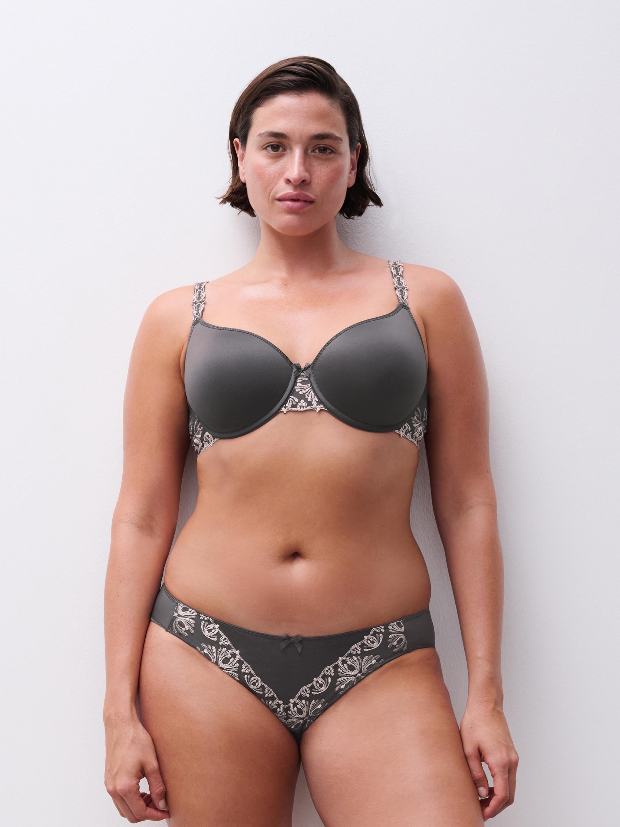 Full-cup shape memory bra CHANTELLE Grey