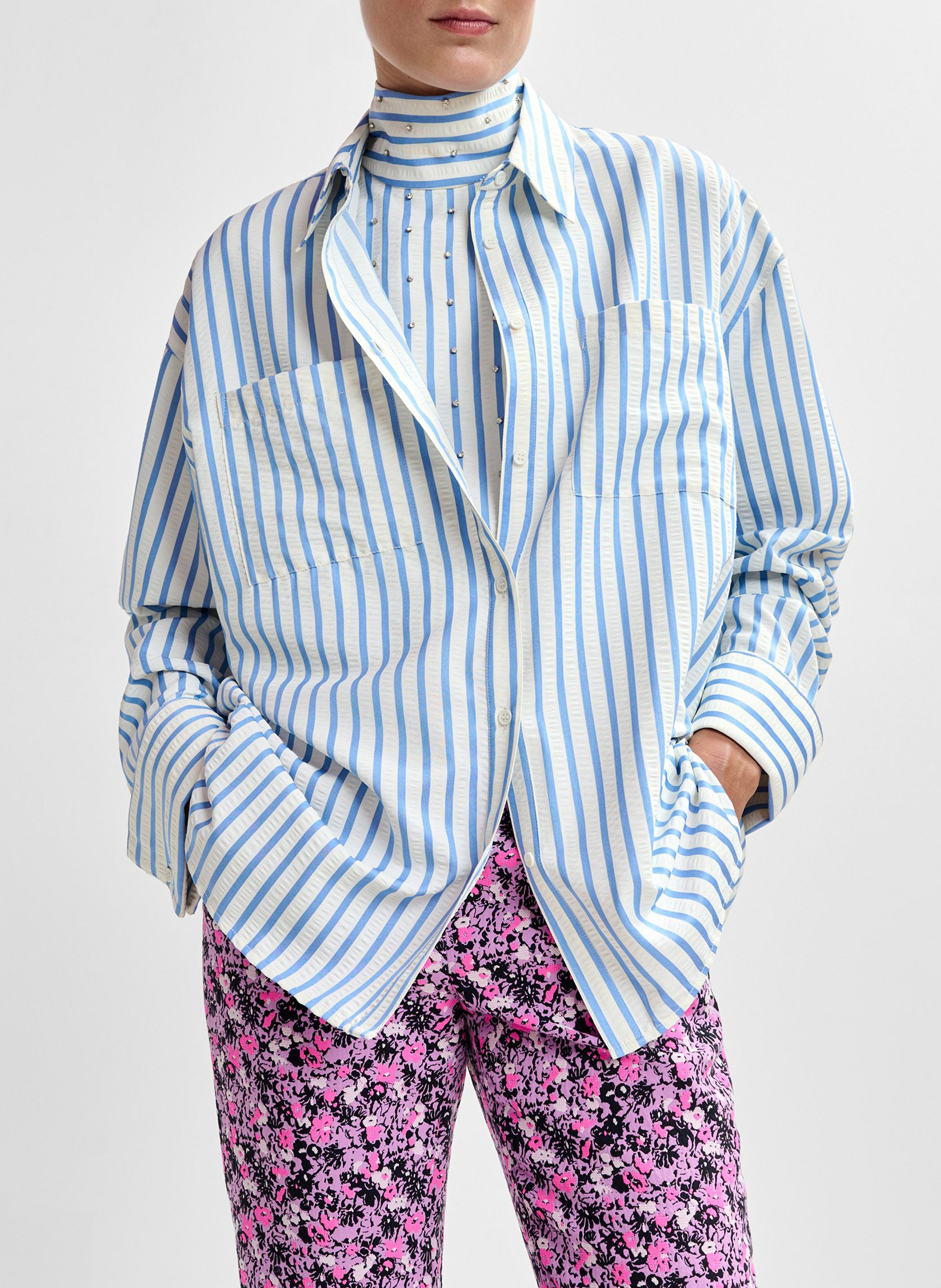 Gestreiftes Oversize-Hemd  ESSENTIEL ANTWERP Weiss