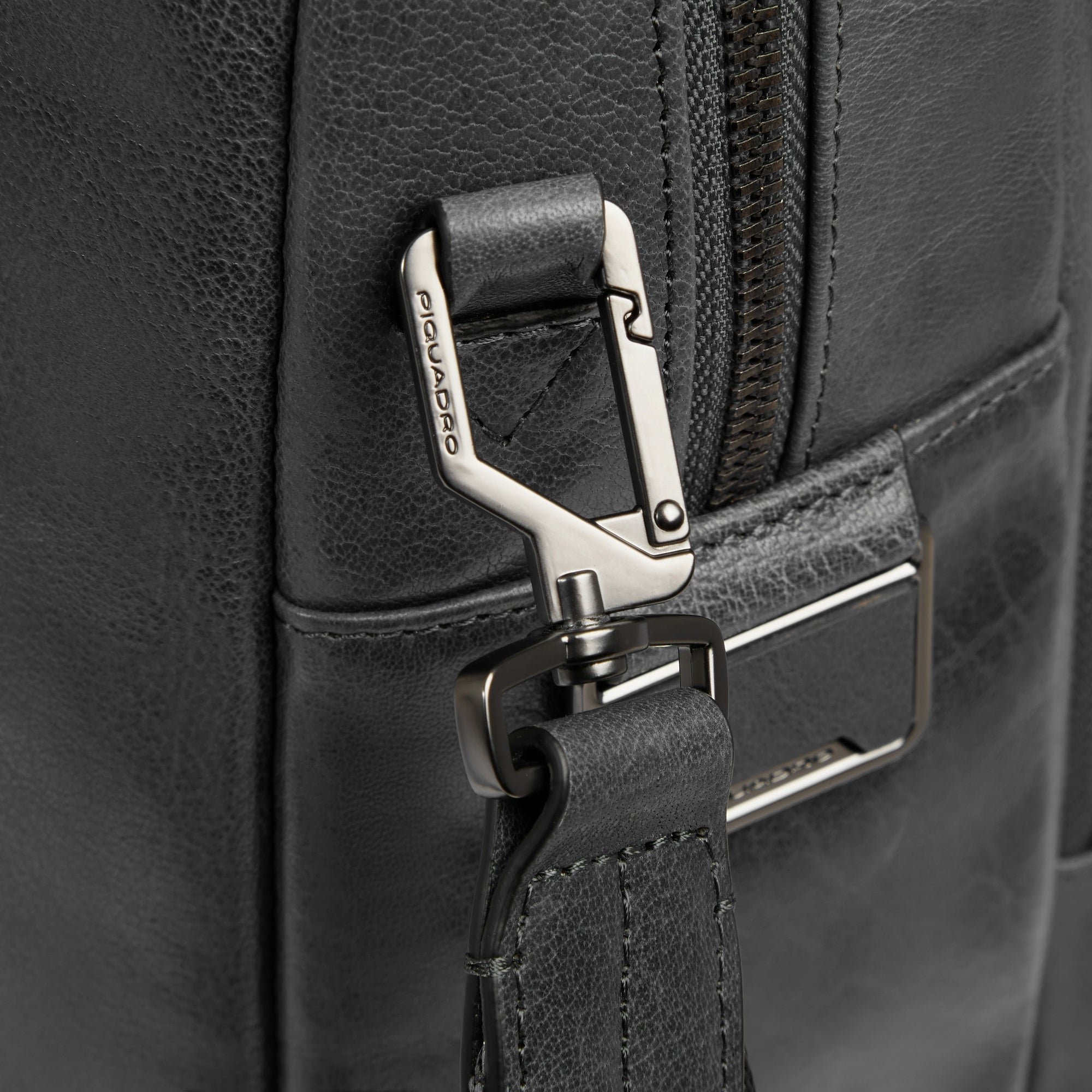 Customizable 15.6" laptop bag PIQUADRO Black