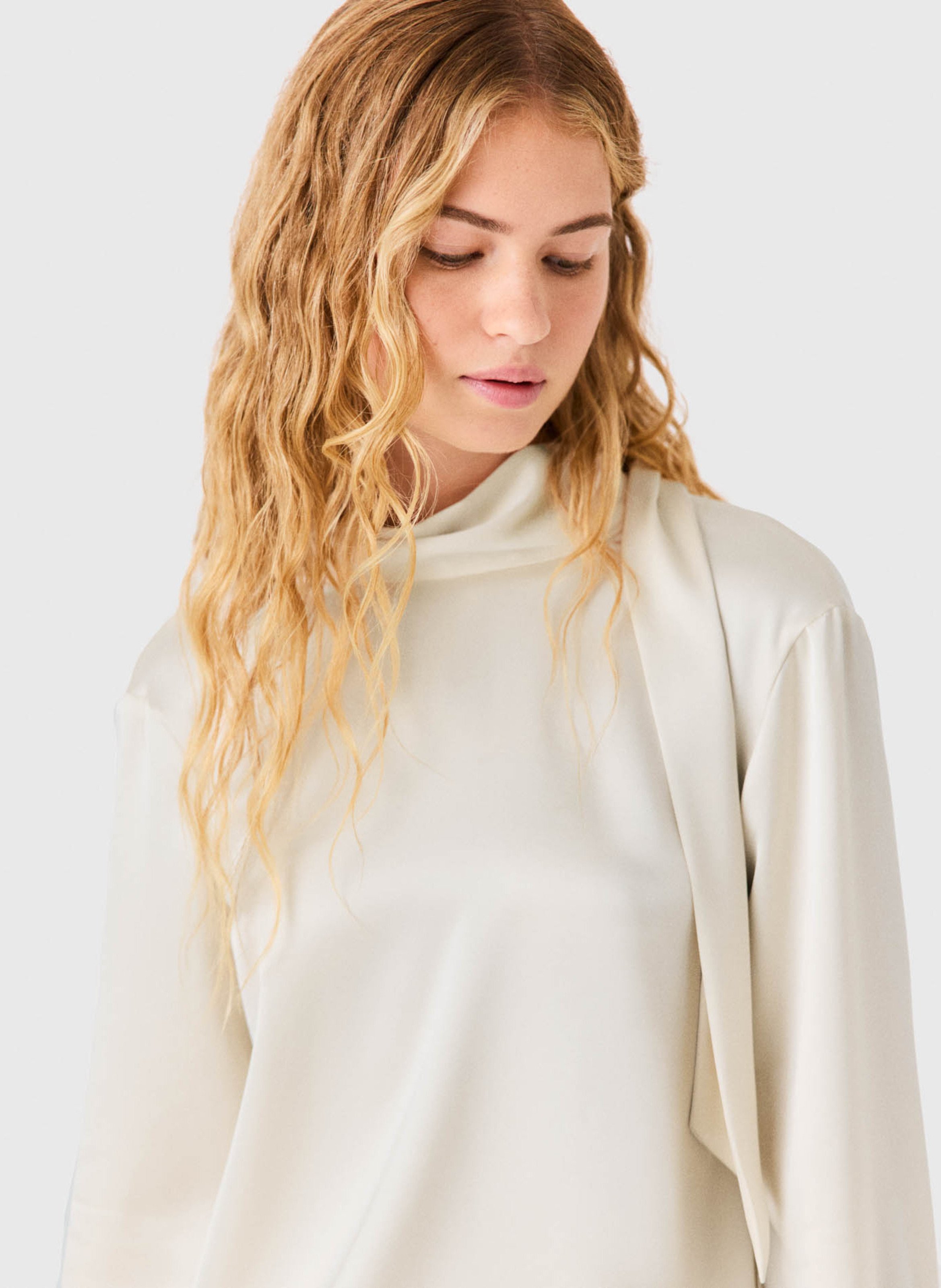Rechte losvallende top MAJE Beige