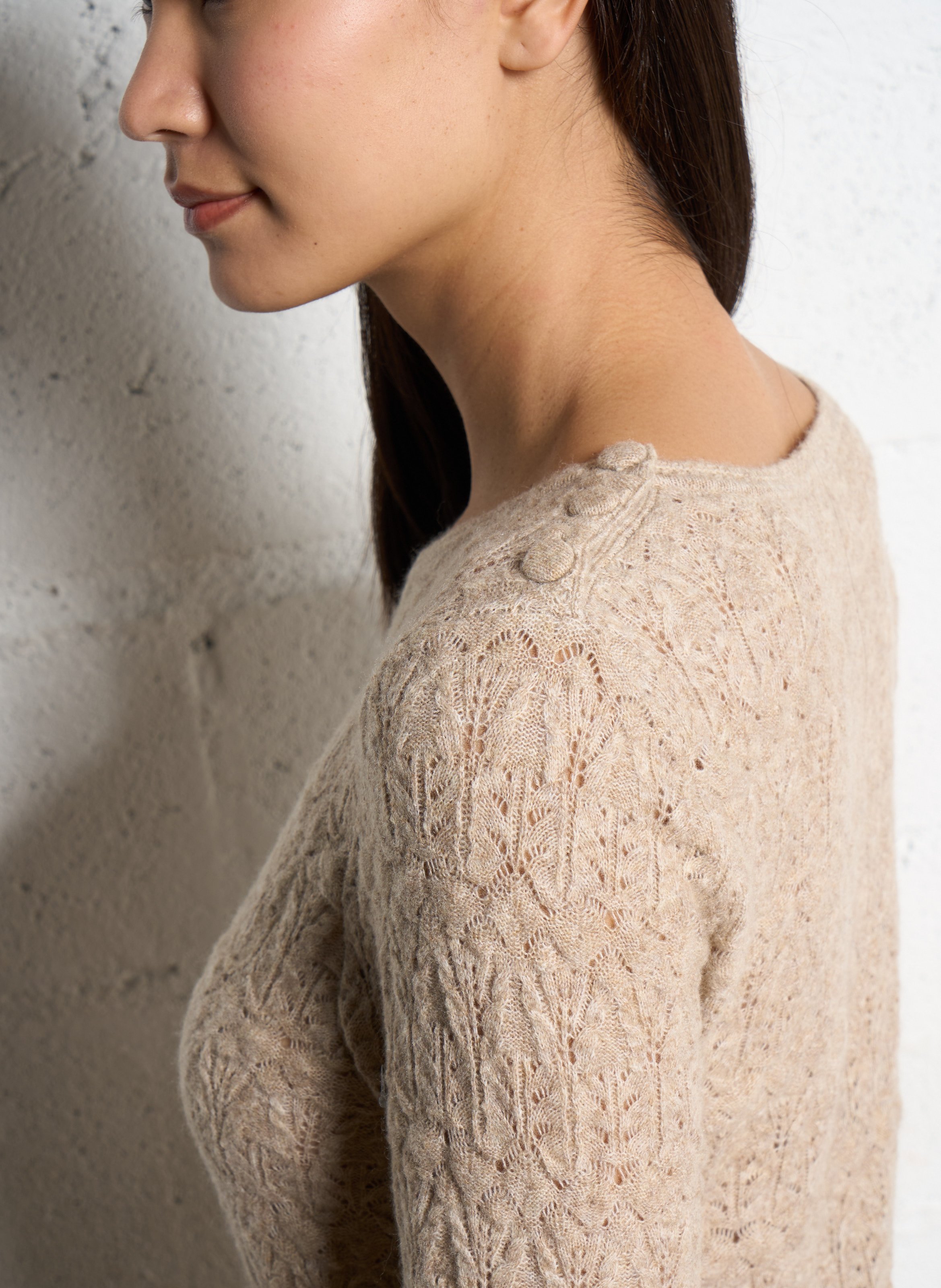 Pull droit col rond en maille LA PETITE ETOILE Beige