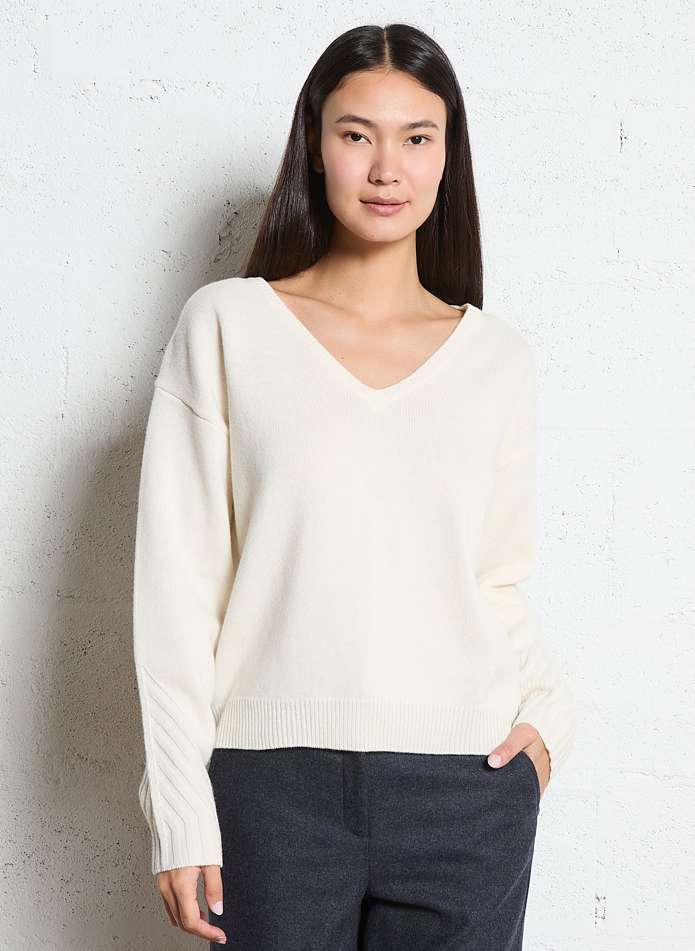 Pull oversize col V en laine MAJESTIC FILATURES Beige