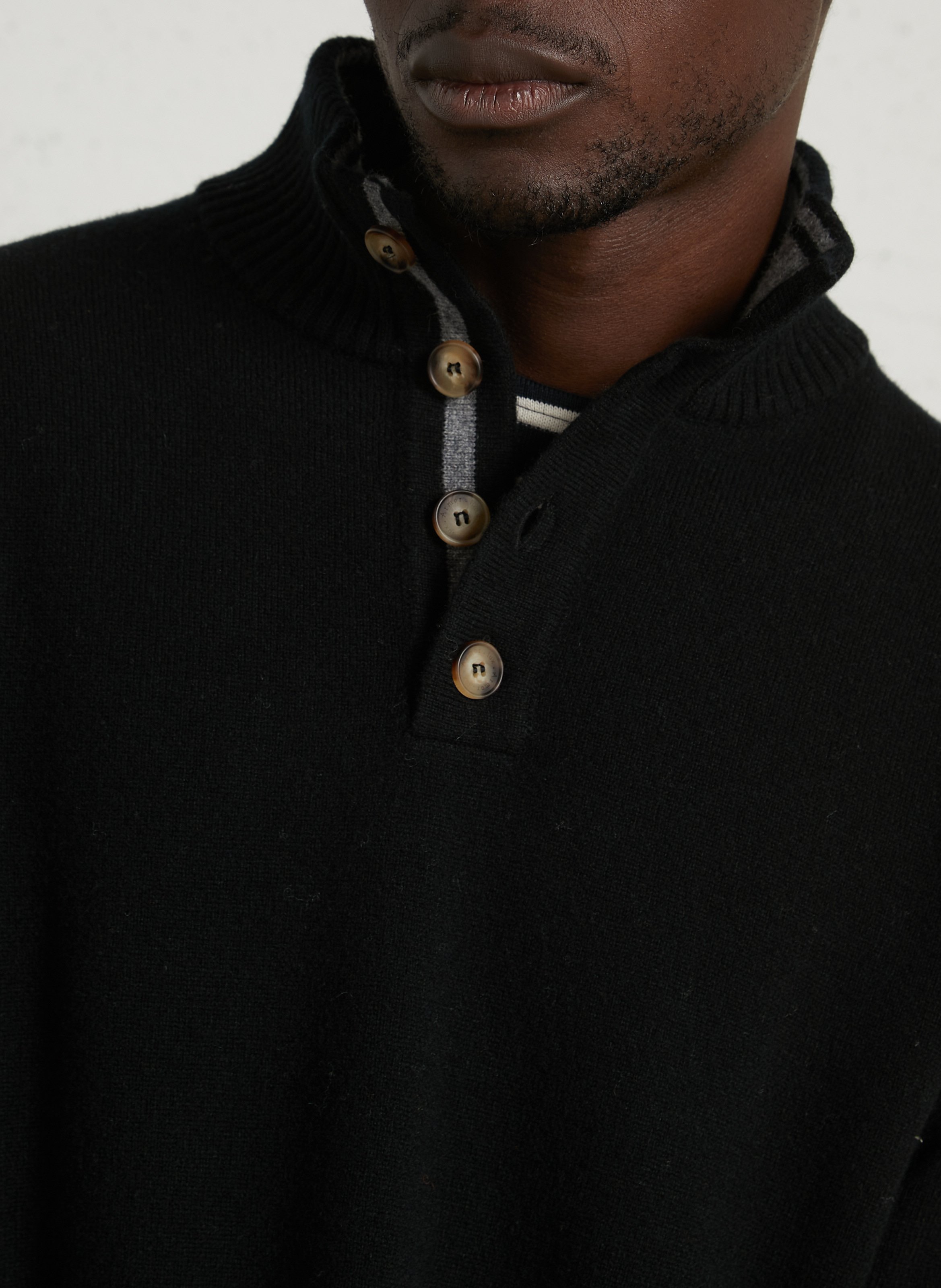 Gerader Pullover mit Stehkragen aus Wolle ARMOR LUX Schwarz