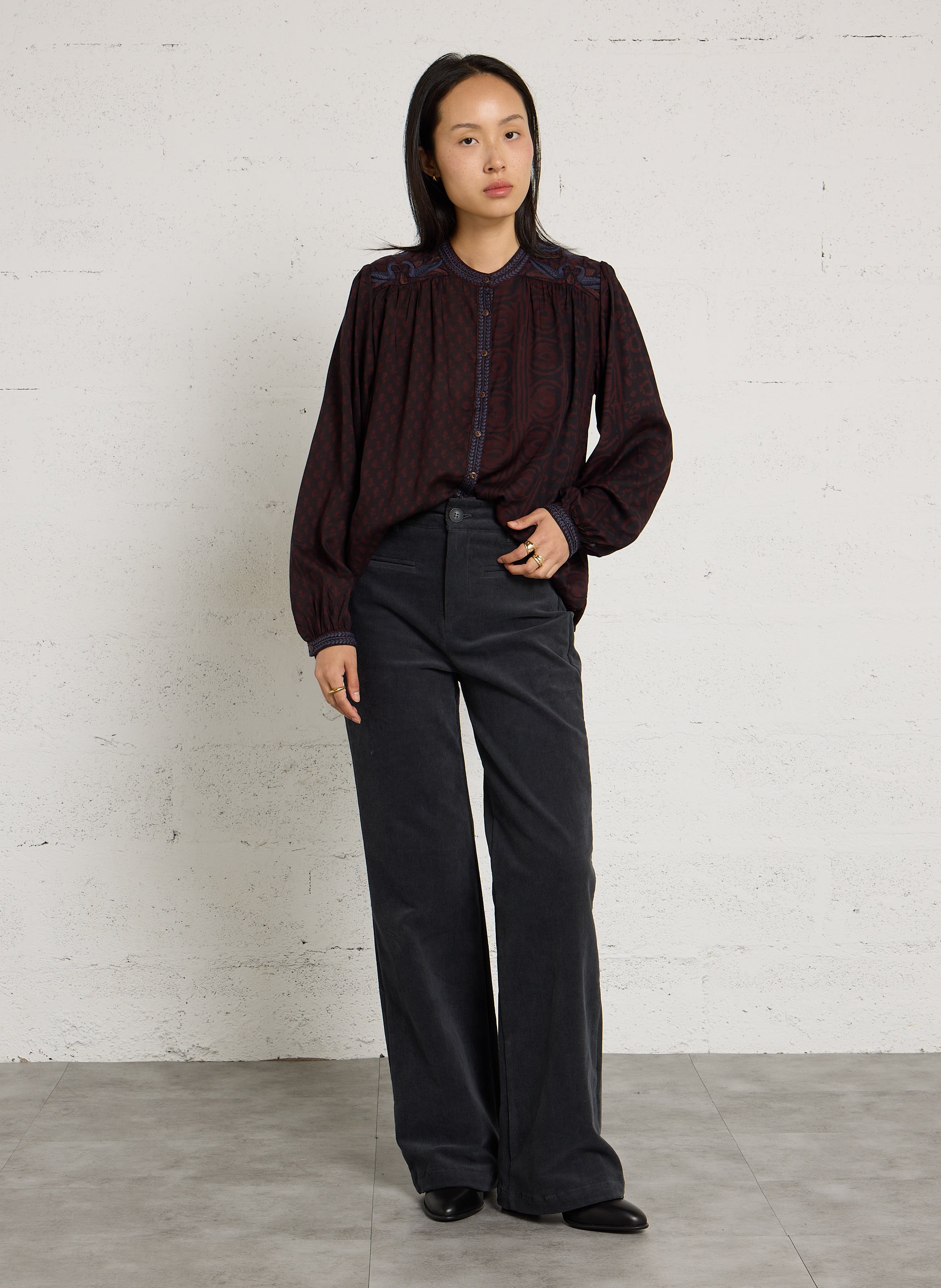Geborduurde blouse met ronde hals MAISON HOTEL Rood