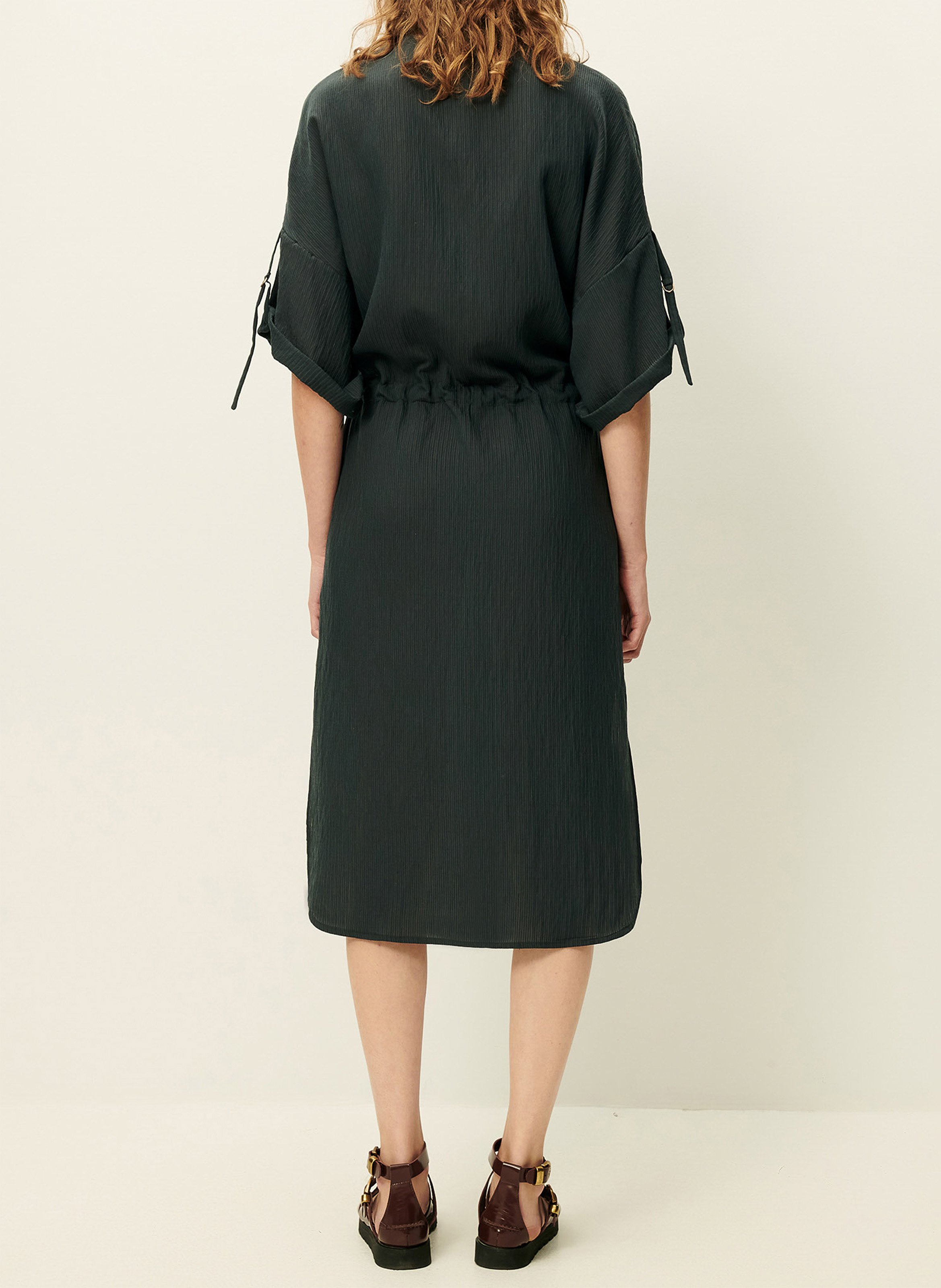 Halflange jurk met klassieke kraag SESSUN Groen