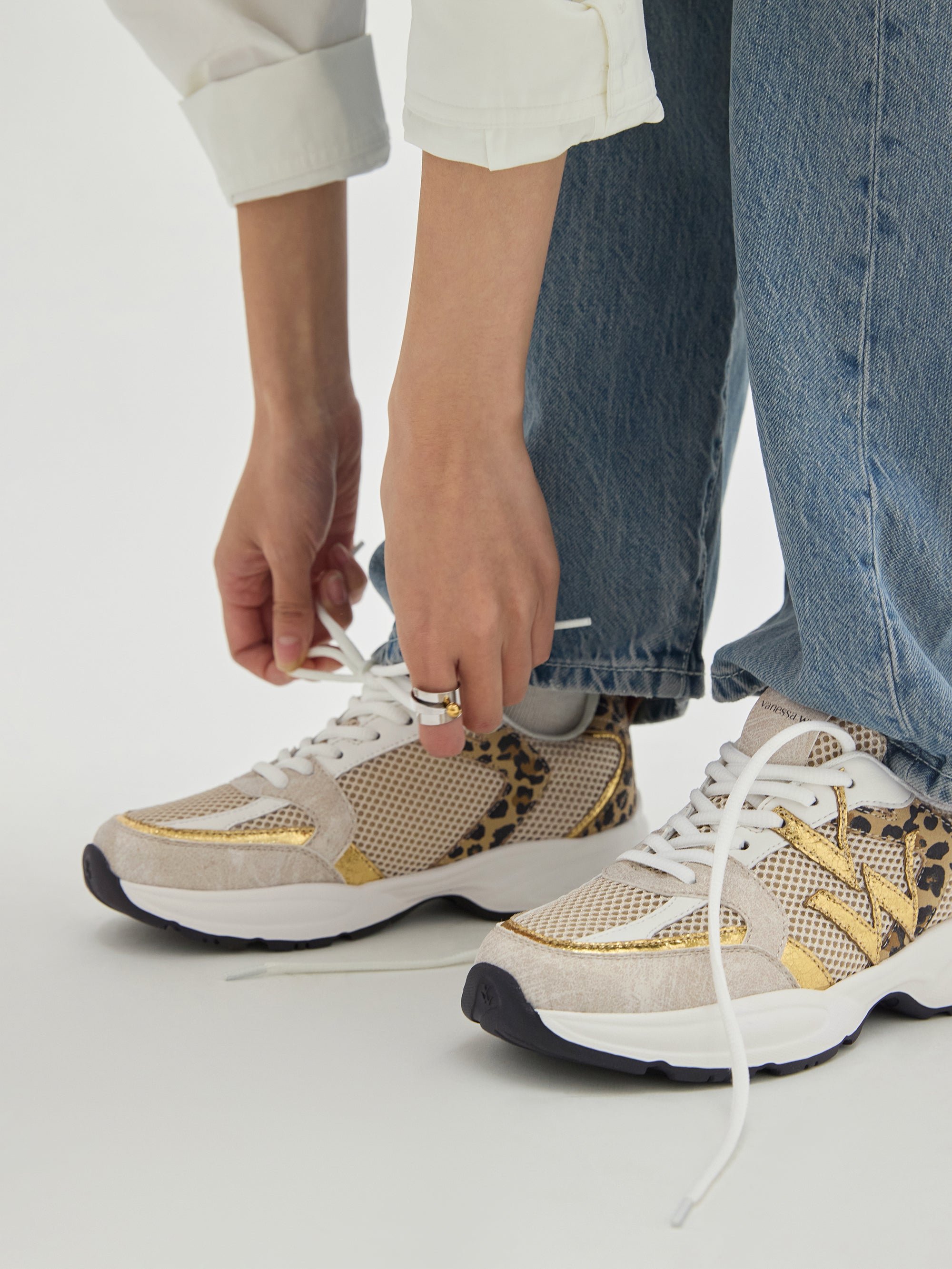 Low mesh sneakers VANESSA WU Golden