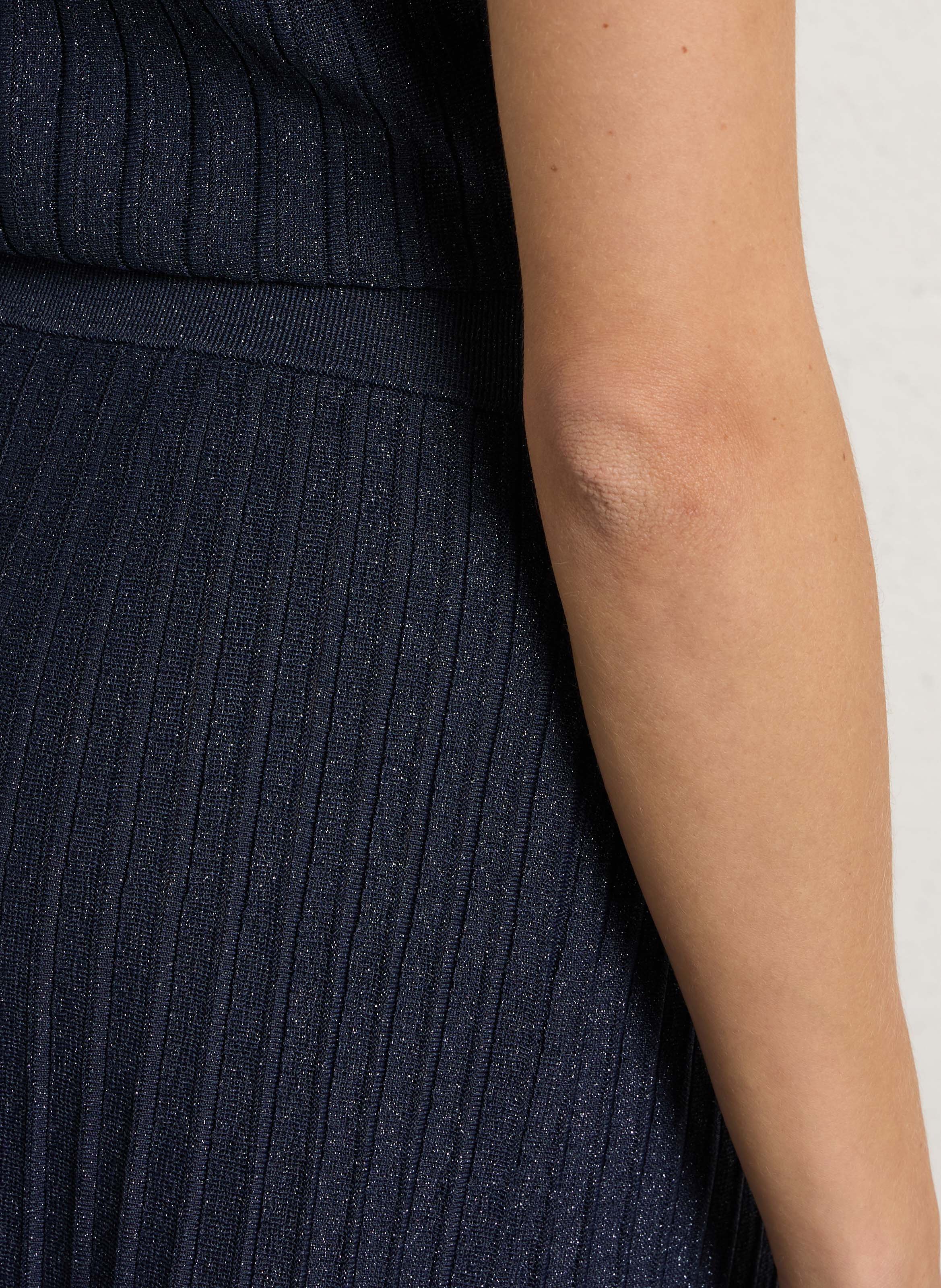 Langer Rock aus glitzerndem Strick. MAISON 123 Violett