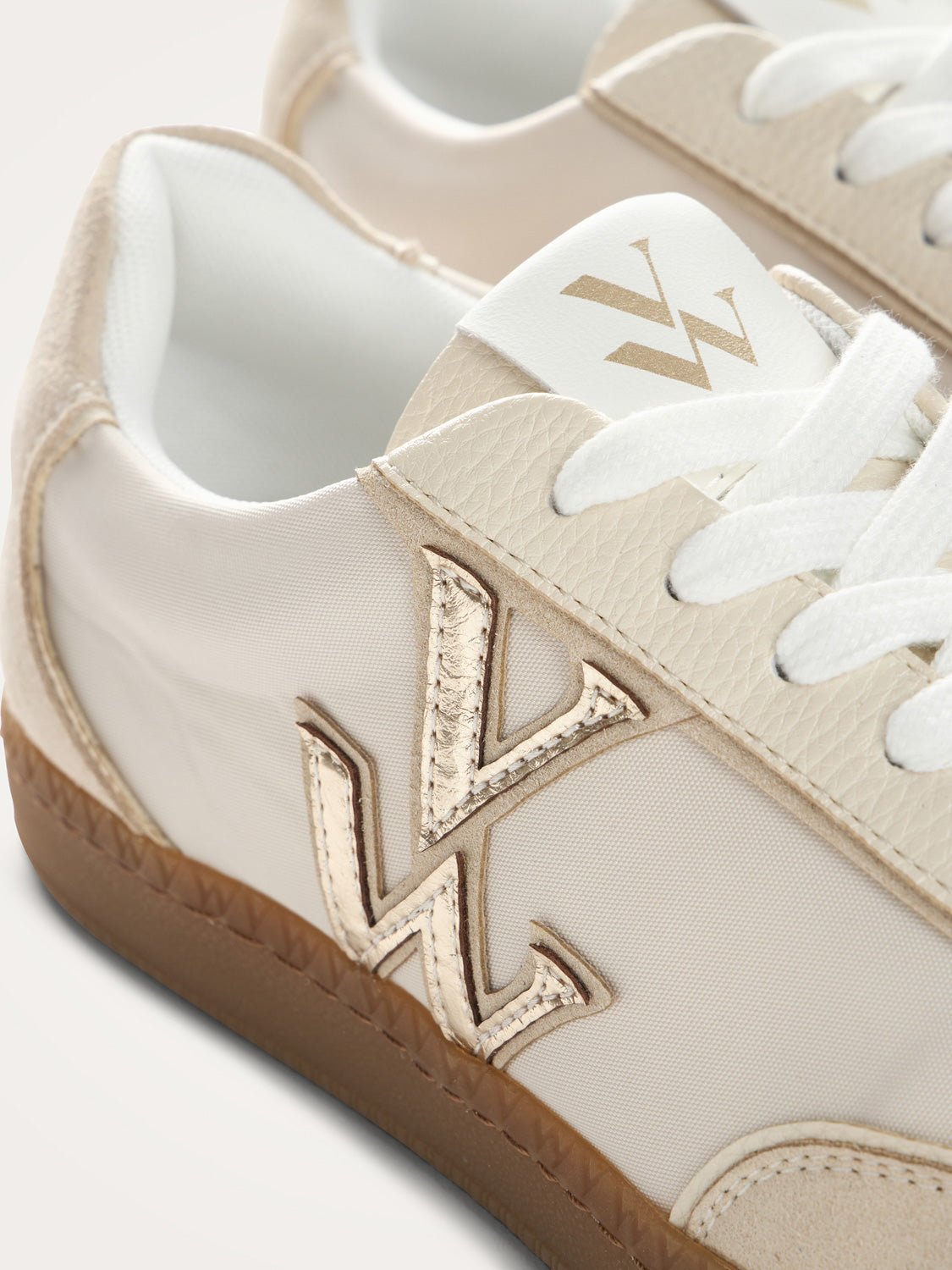 Low lace-up retro sneakers VANESSA WU Beige